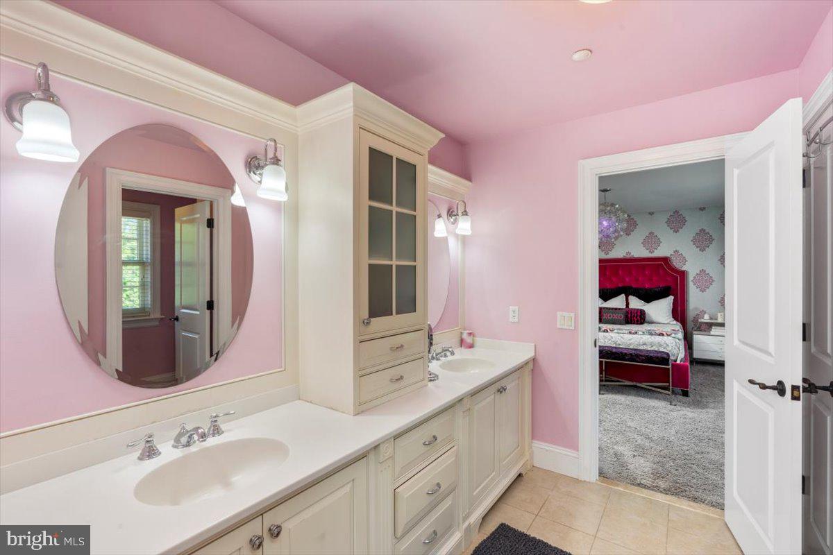 STONEYMEAD - Residential