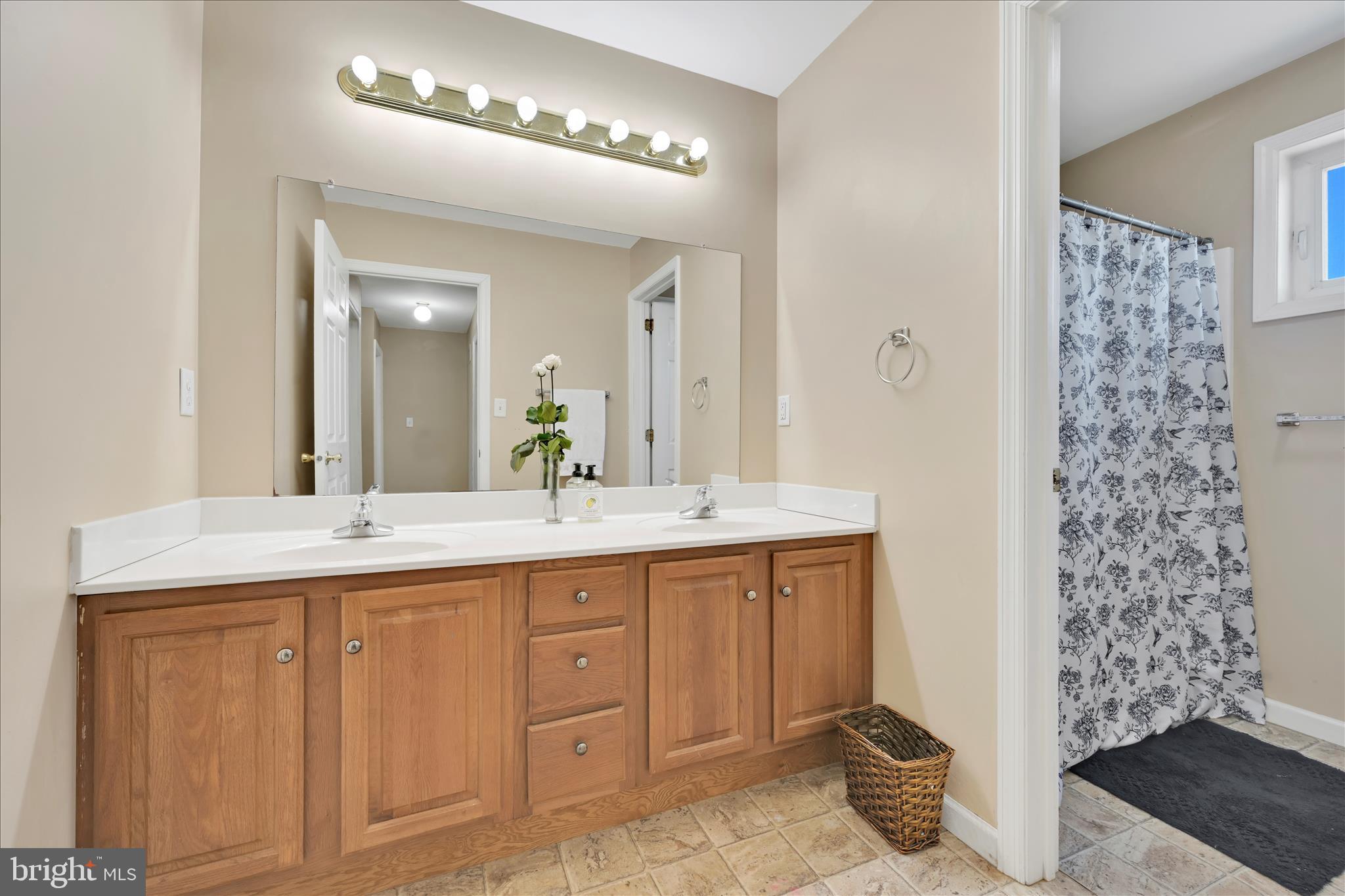 ROSEDALE - Residential