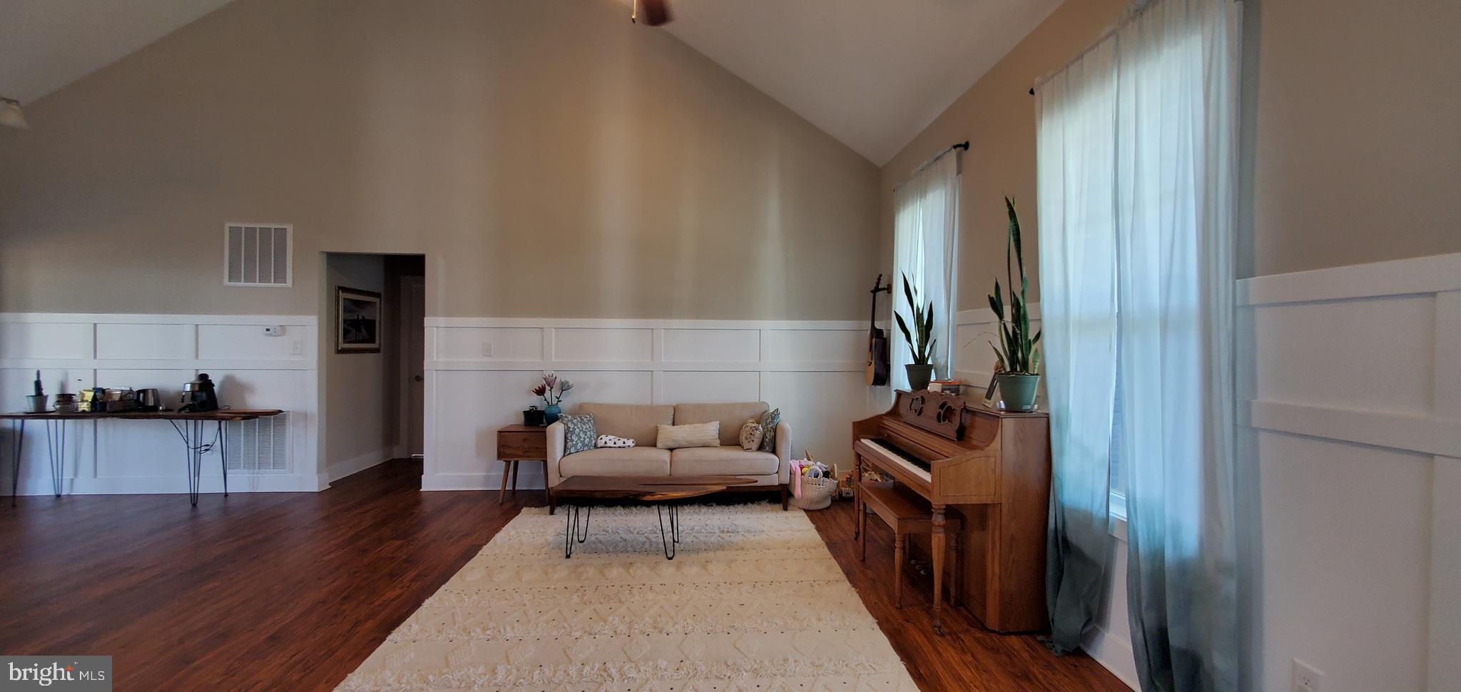 FORT HILL FARMS - Residential