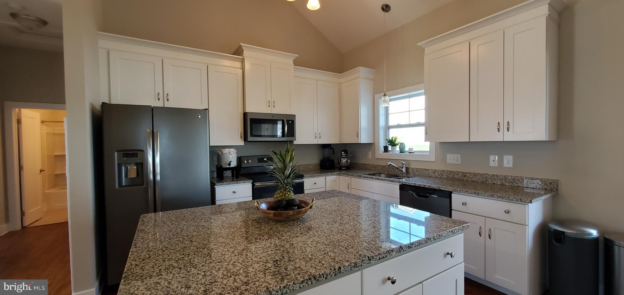 FORT HILL FARMS - Residential