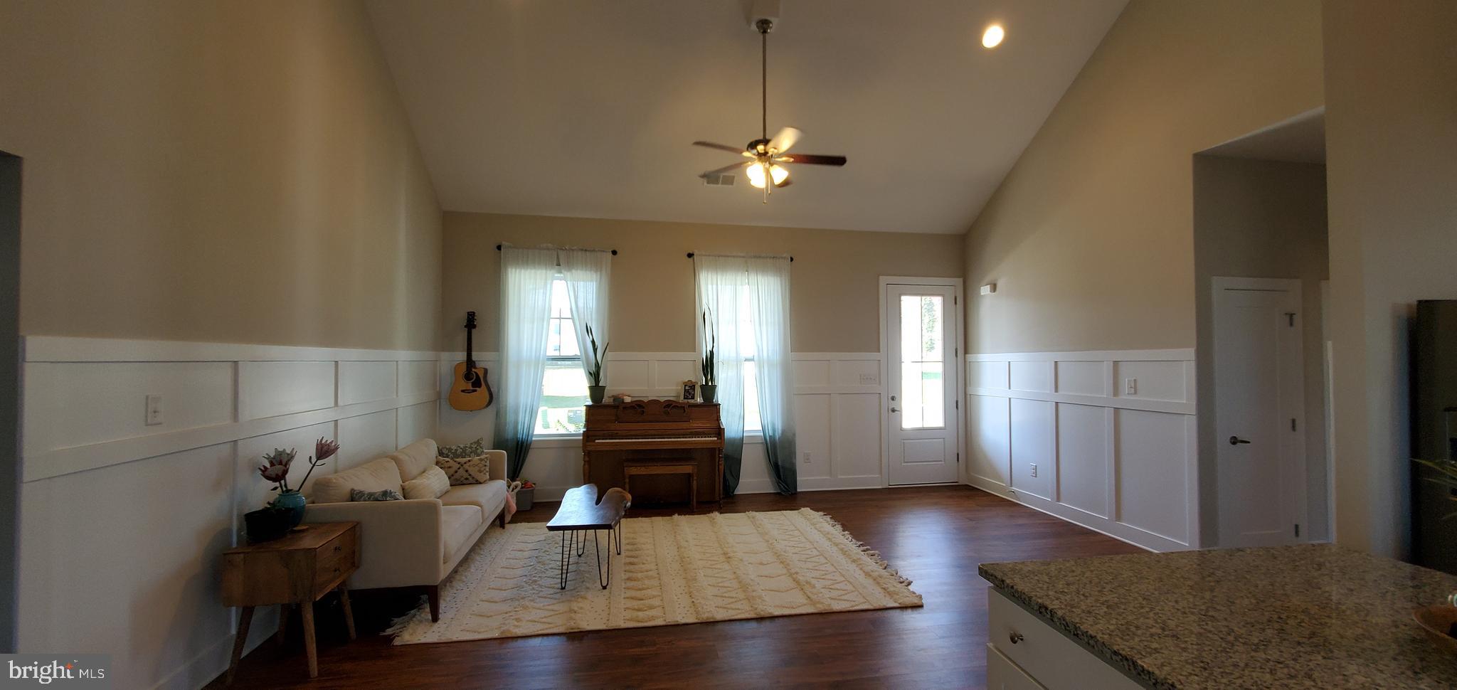 FORT HILL FARMS - Residential