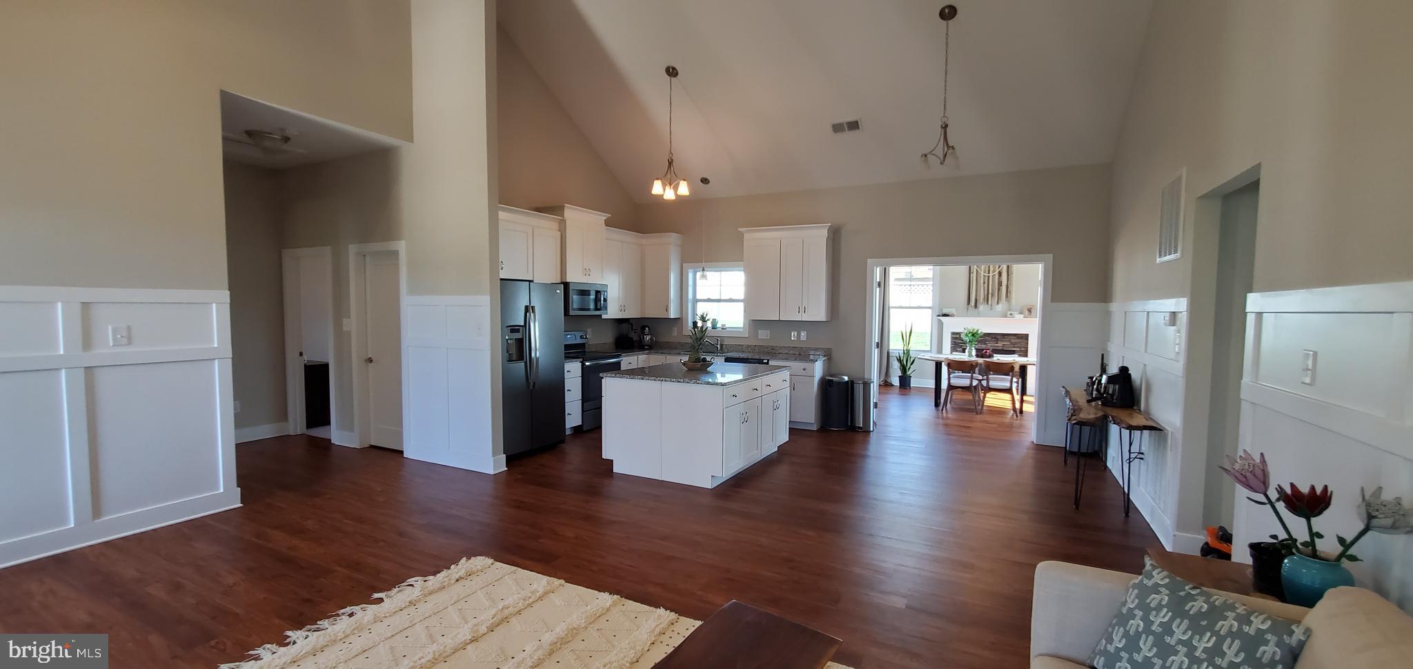 FORT HILL FARMS - Residential