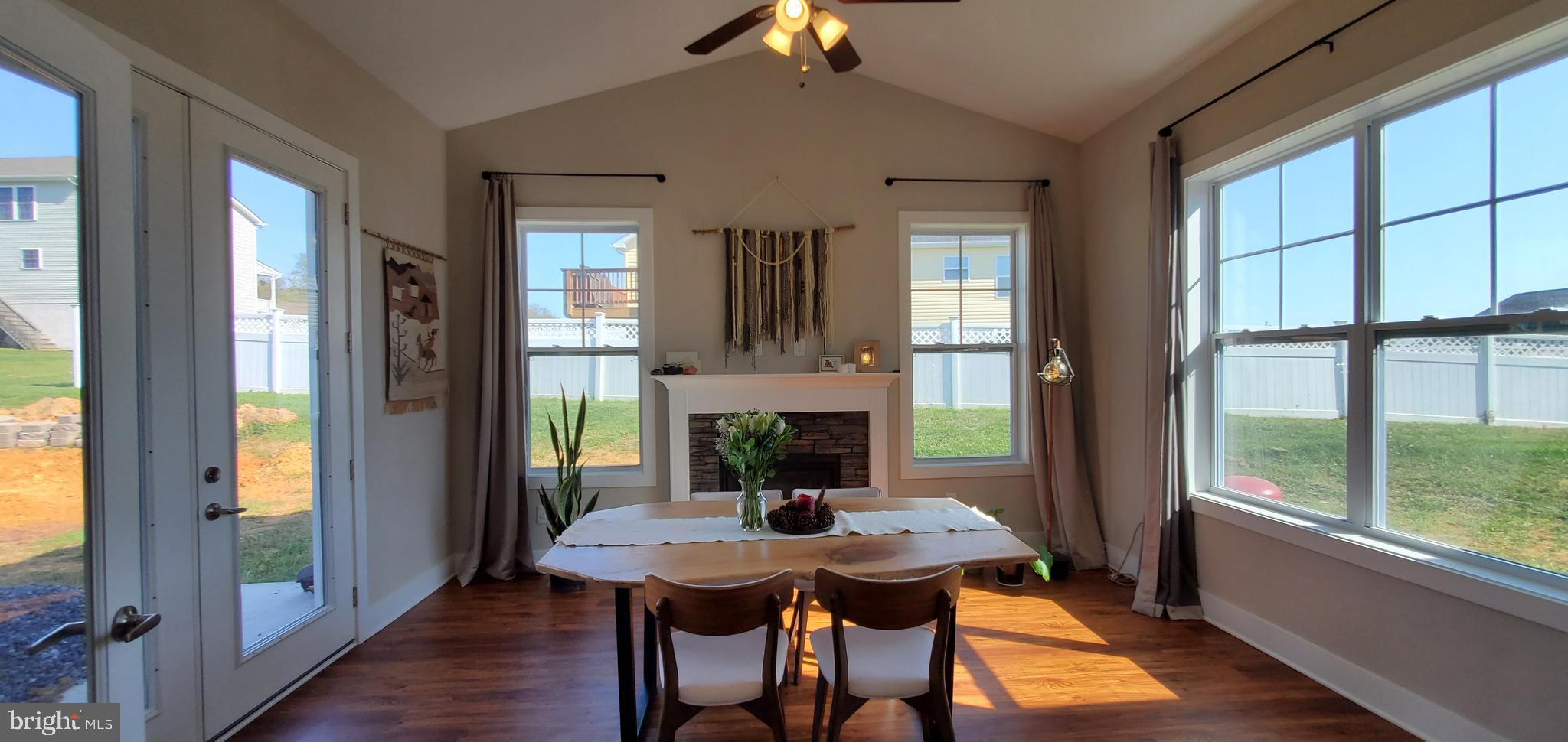 FORT HILL FARMS - Residential