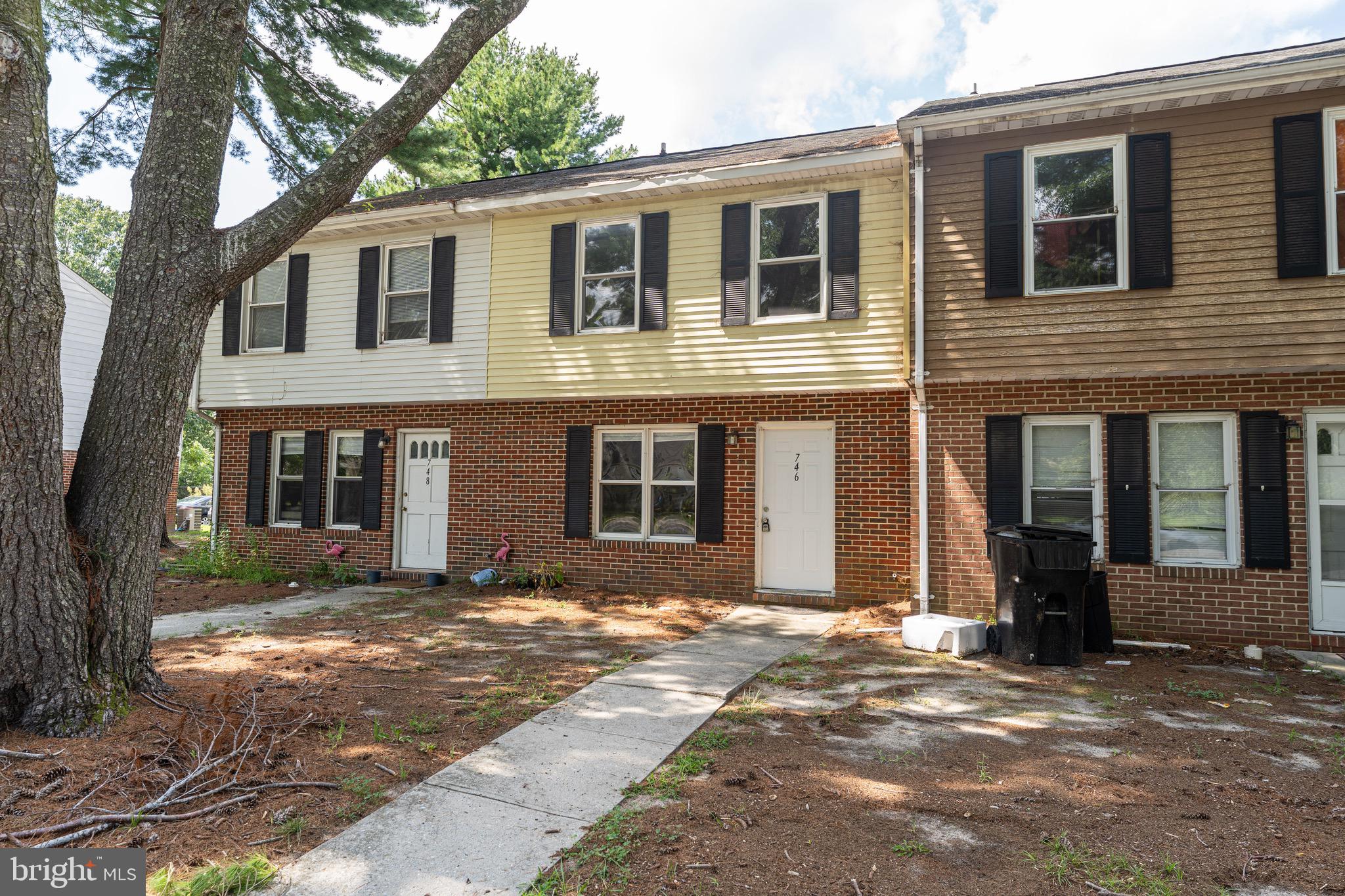 746 HEMLOCK STREET