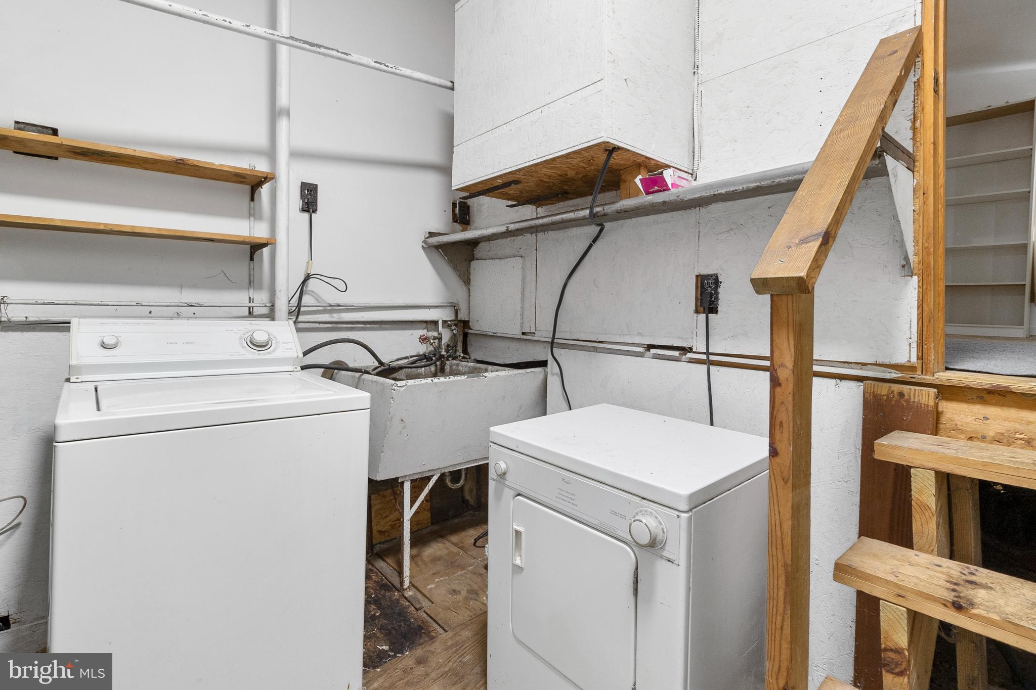 SANSBURY PARK- 1ST ADDN - Residential