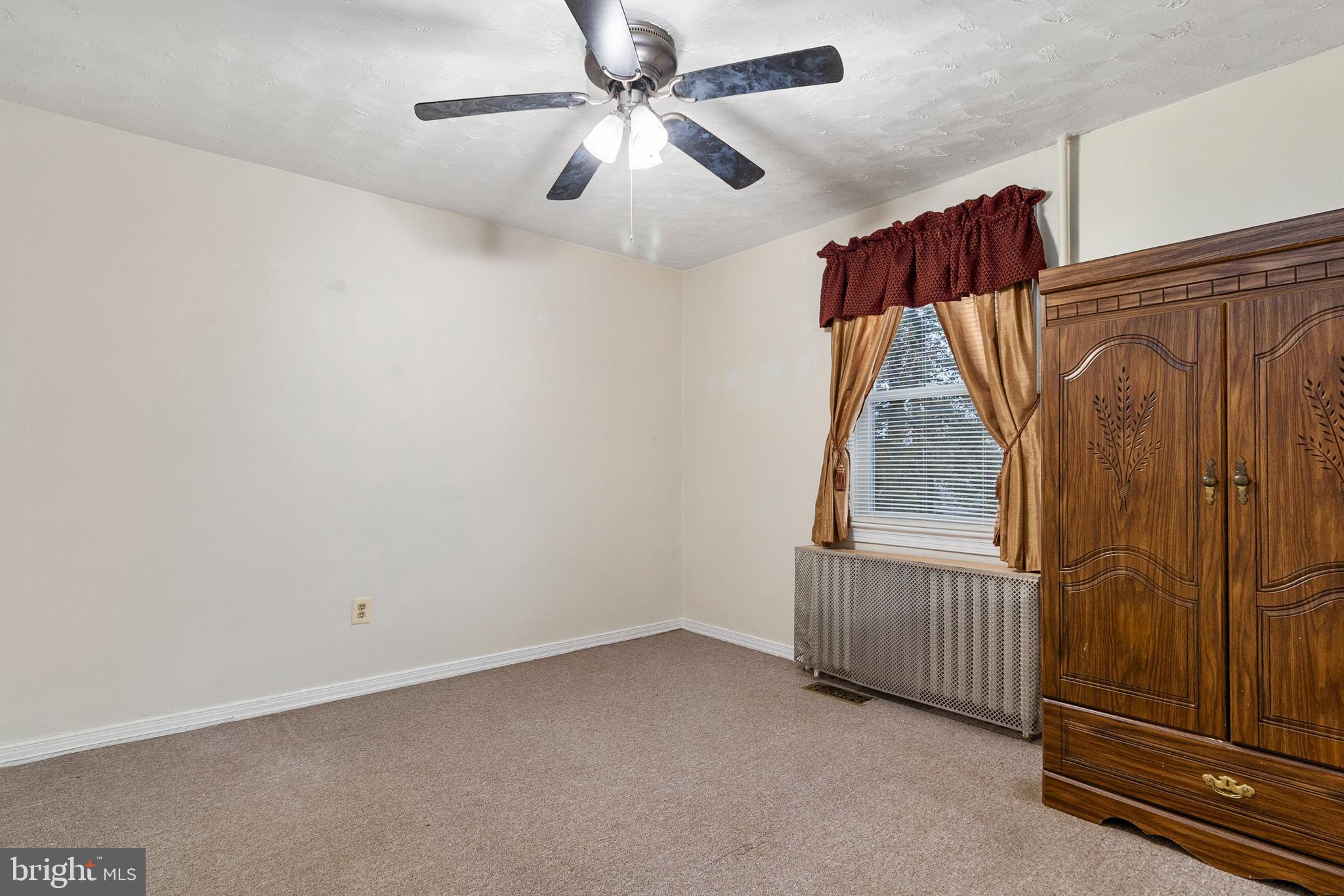 SANSBURY PARK- 1ST ADDN - Residential