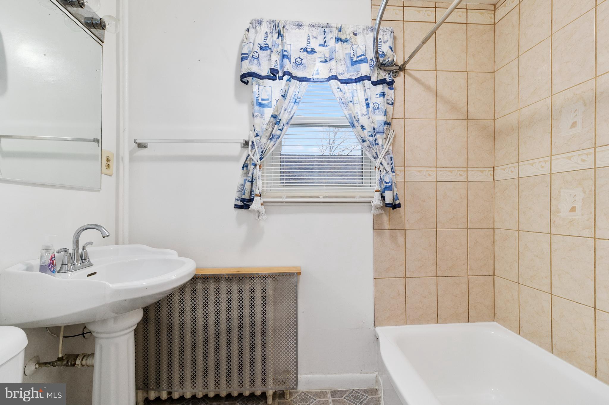 SANSBURY PARK- 1ST ADDN - Residential