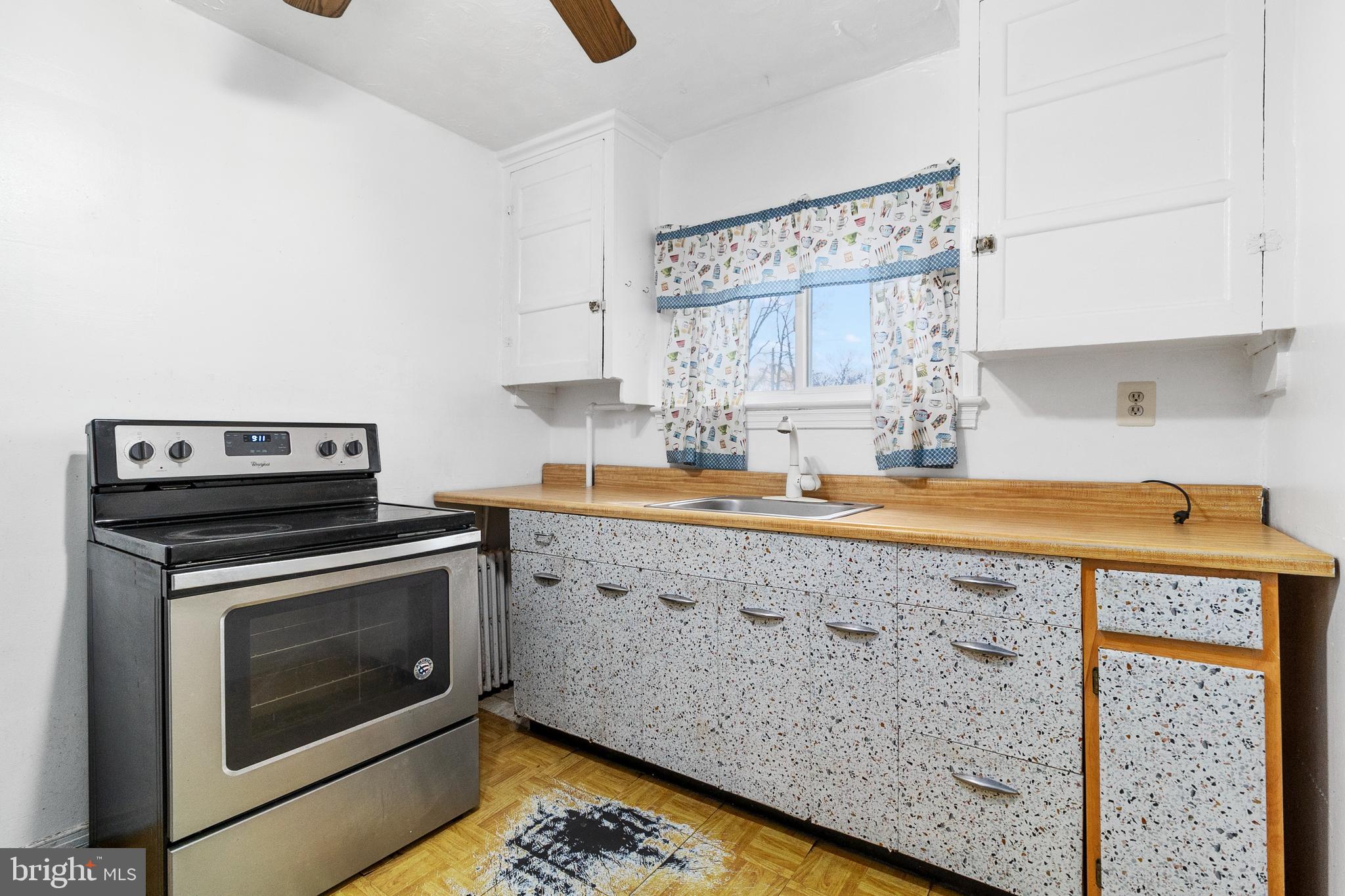 SANSBURY PARK- 1ST ADDN - Residential