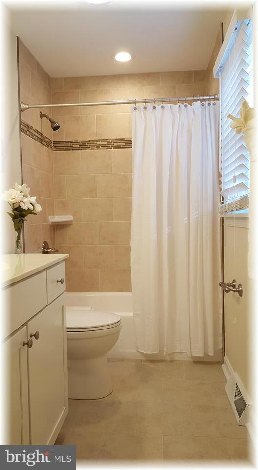 HARFORD HUNT MANOR - Residential