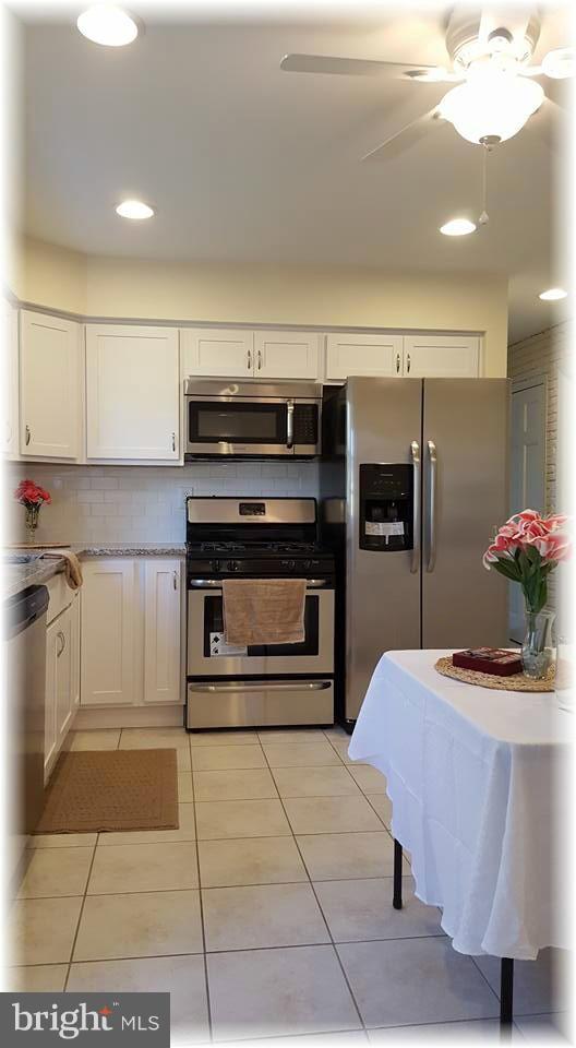 HARFORD HUNT MANOR - Residential