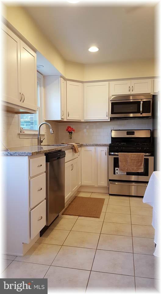 HARFORD HUNT MANOR - Residential