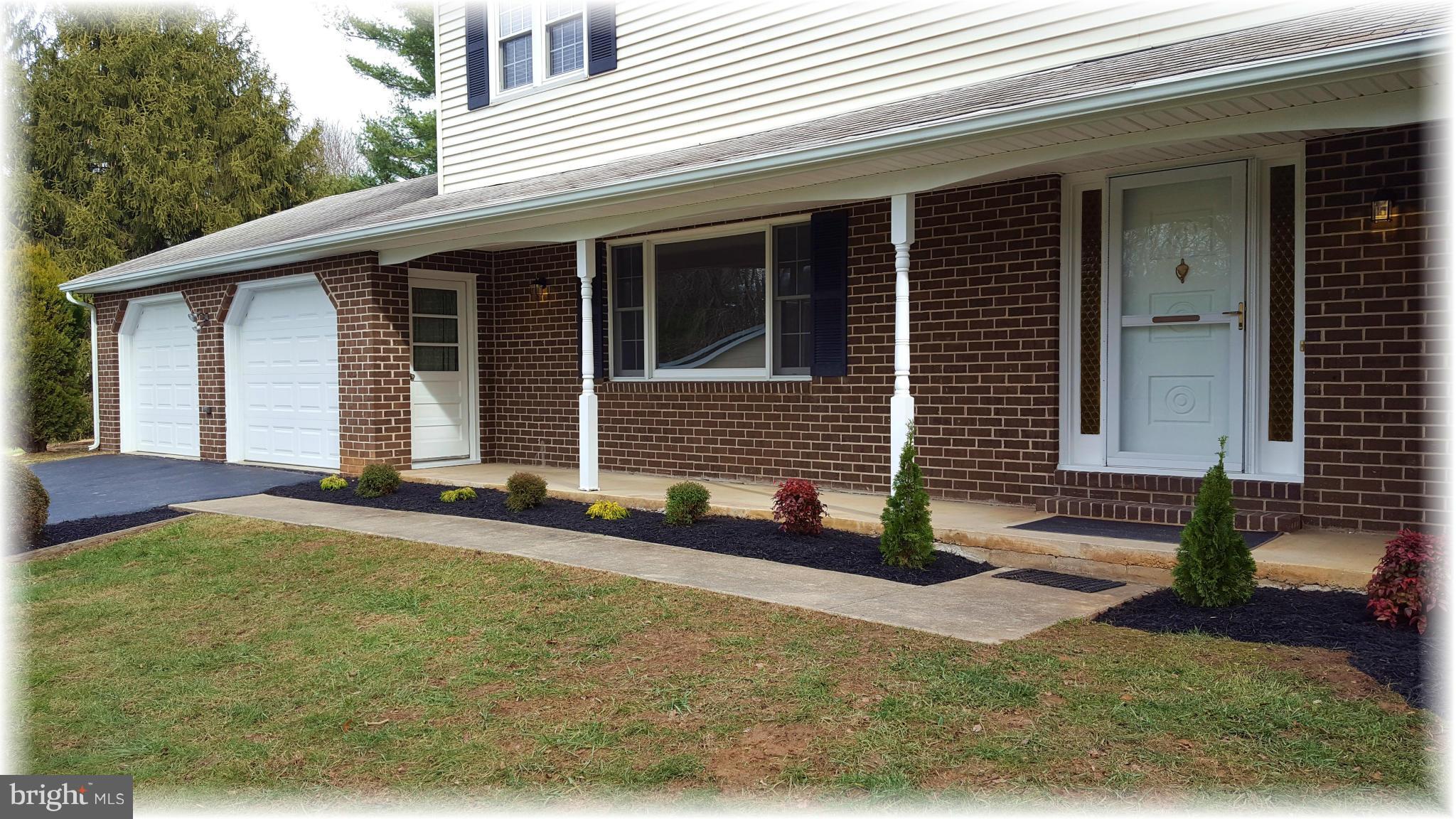 HARFORD HUNT MANOR - Residential