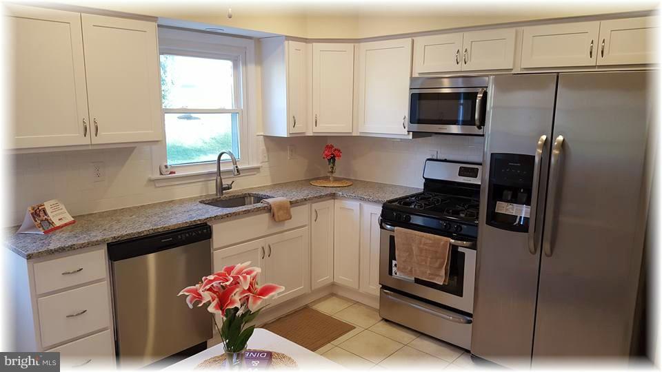 HARFORD HUNT MANOR - Residential