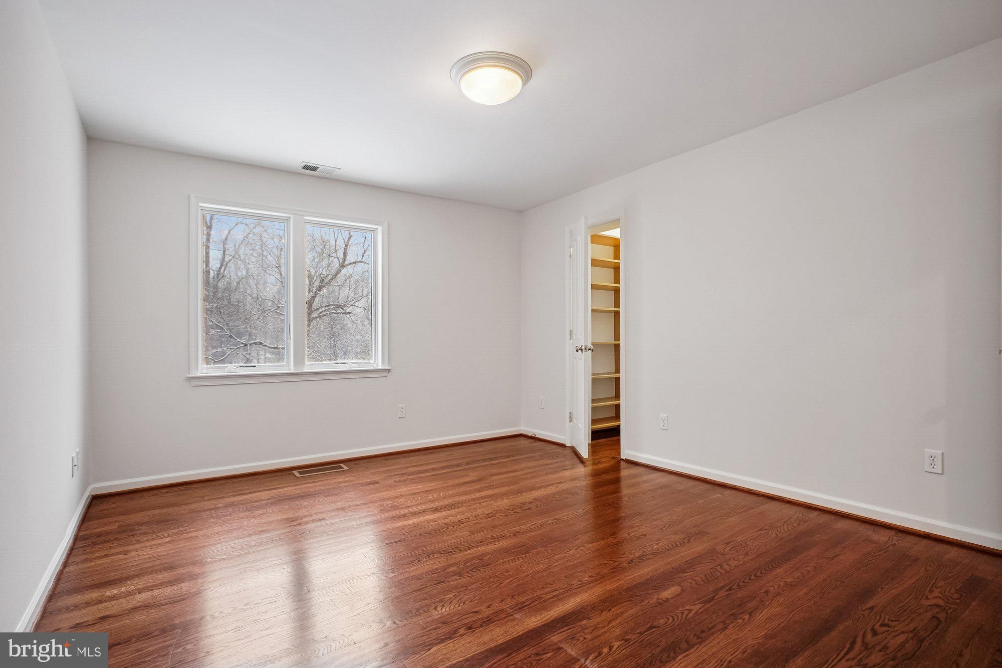 BURNING TREE VALLEY - Residential