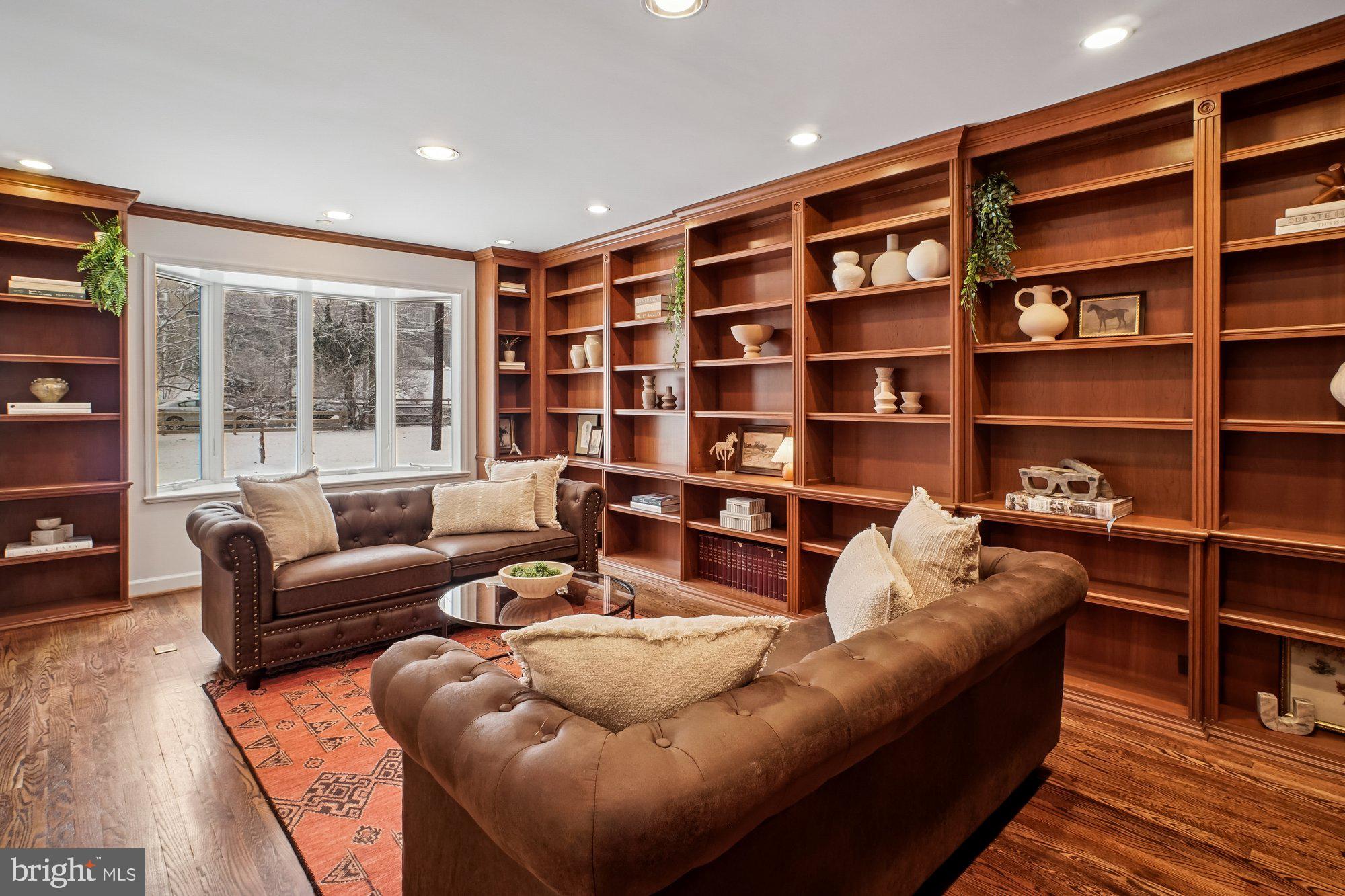 BURNING TREE VALLEY - Residential