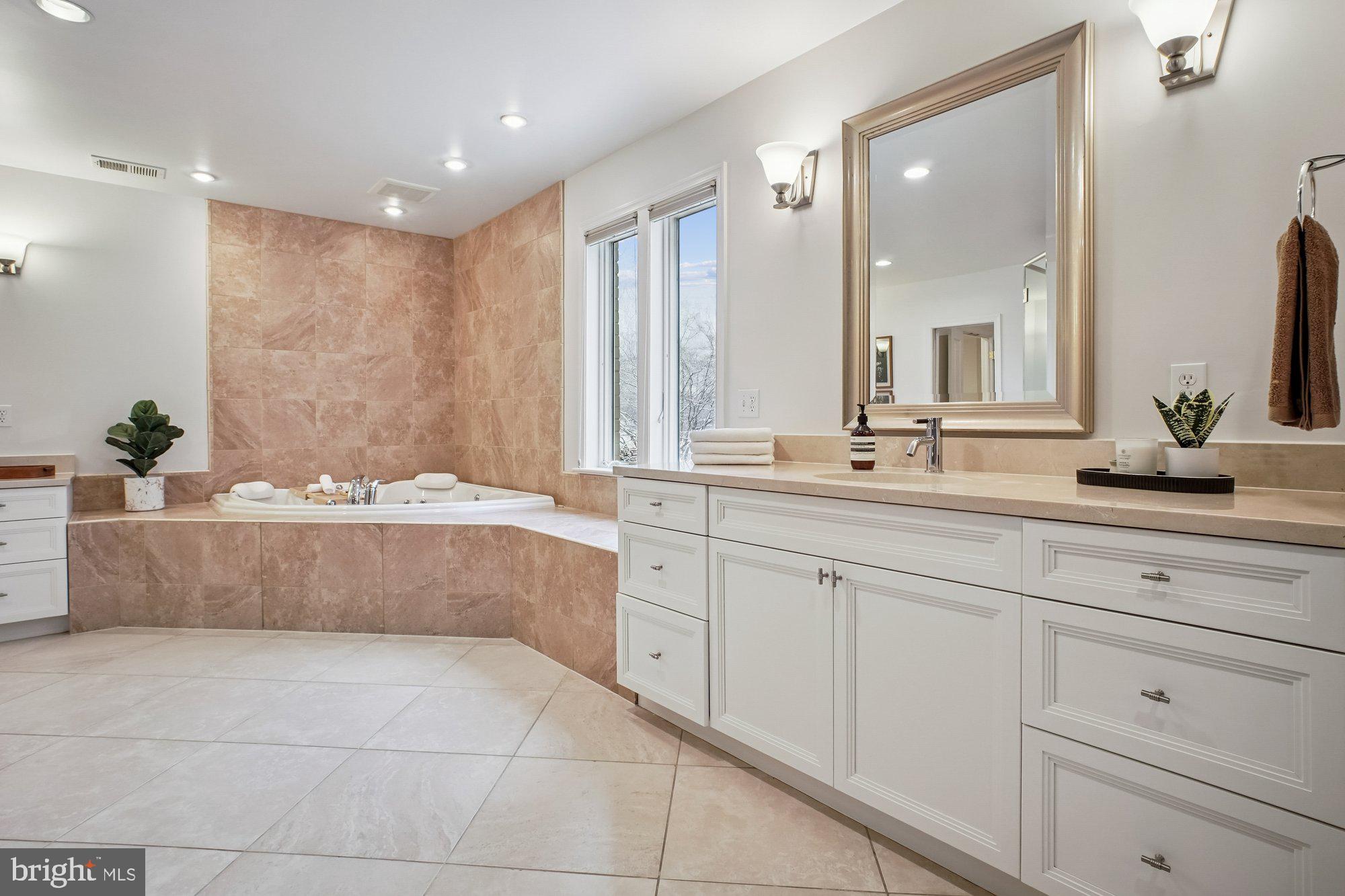 BURNING TREE VALLEY - Residential