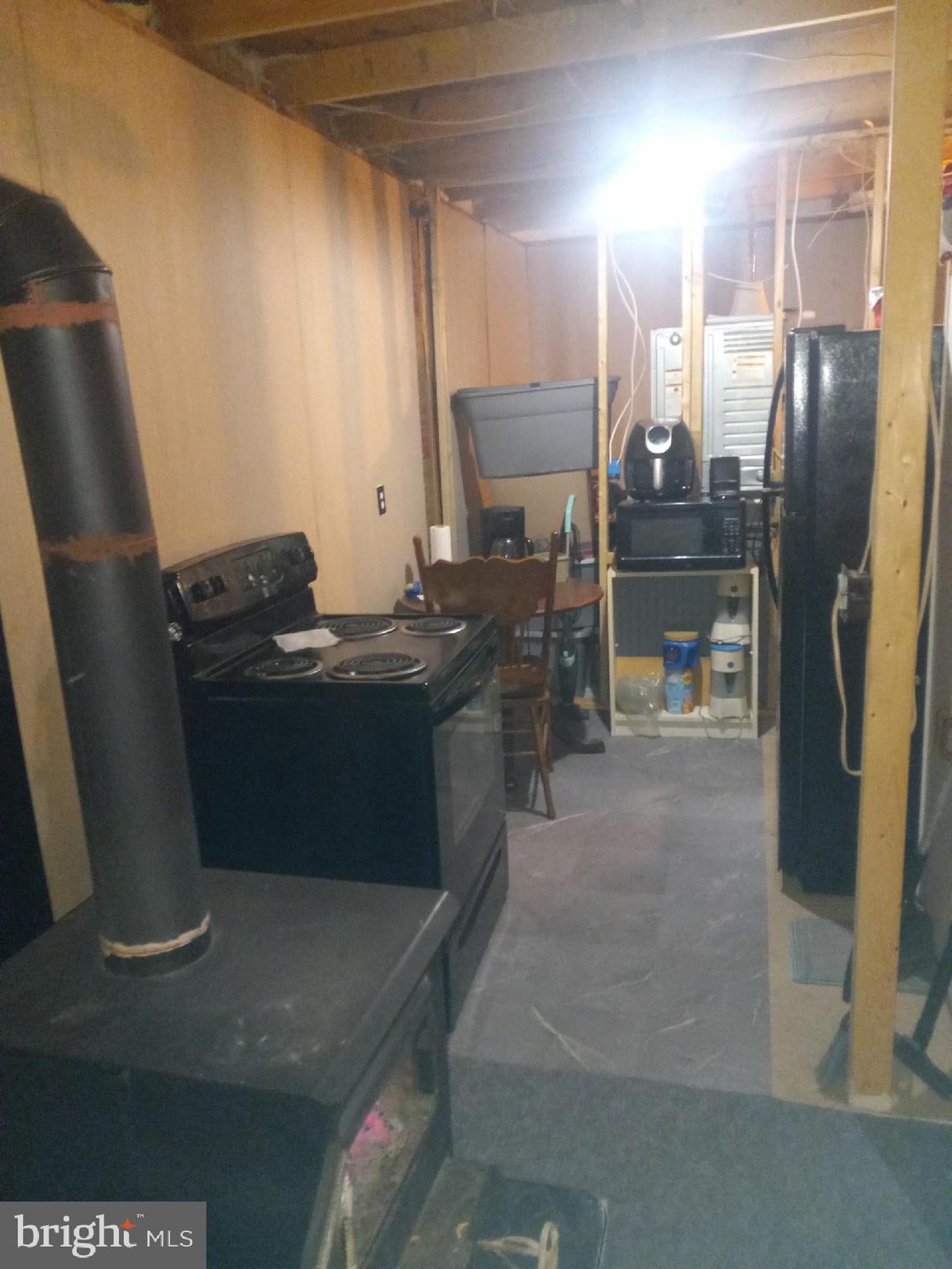 SHERMAN ESTATES - Residential