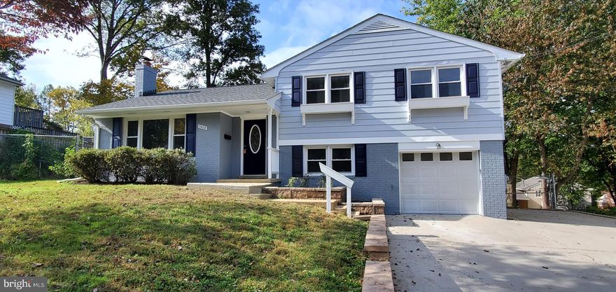 MOVE IN READY.  Completely renovated in 2020.  One car  garage,  Wood flooring, Updated kitchen, New high end stainless steal appliances,  new quarts counters.  Open concept, wood flooring, fireplace with pellet stove. New landscaping, freshly painted inside and out.  New roof, New HVAC, new garage door. Recessed lighting. On cul de sac  Come make this house your home