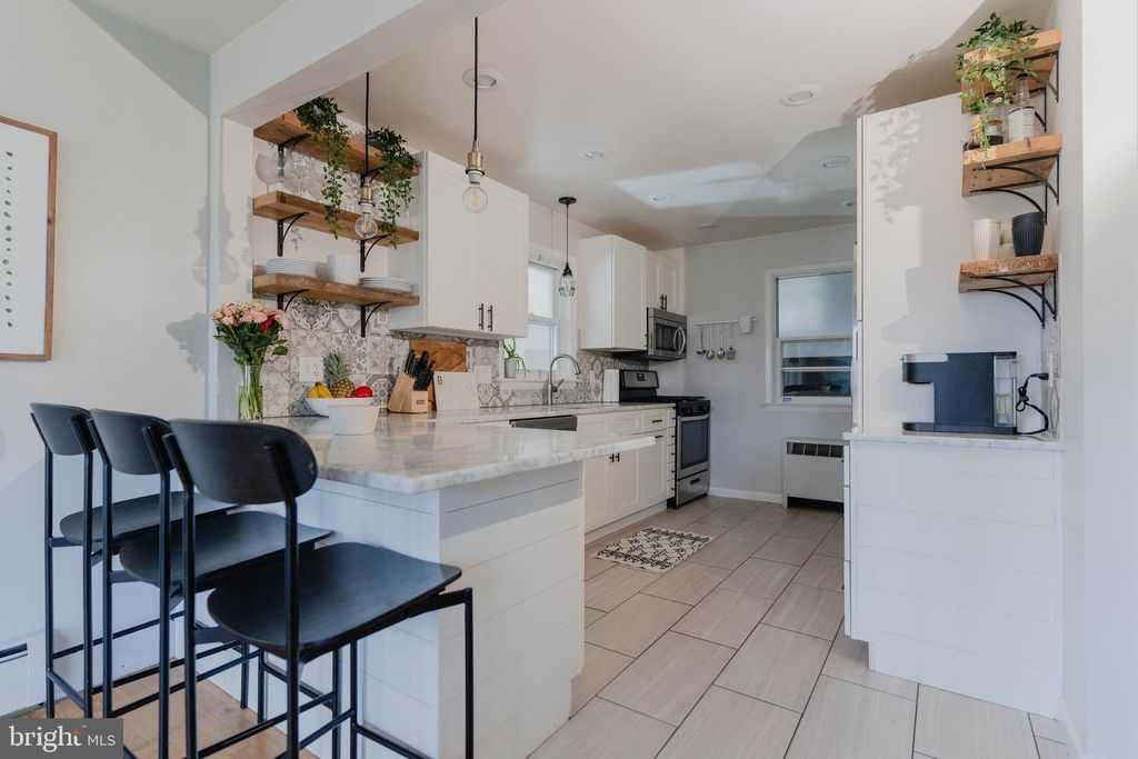 Photo of 40 HIGHLAND DR, LANCASTER, PA 17602 (MLS # PALA2030566)