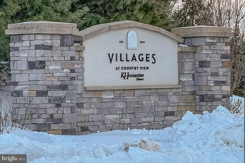 Photo of 601 Charleston Drive, MONROE TOWNSHIP, NJ 08831 (MLS # NJMX2011322)