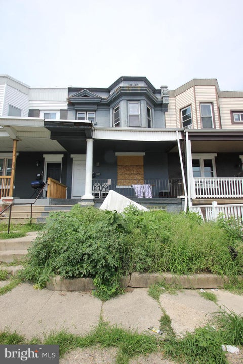 Townhouse For Sale - 812 S Cecil Street<br/> PHILADELPHIA, PA 19143