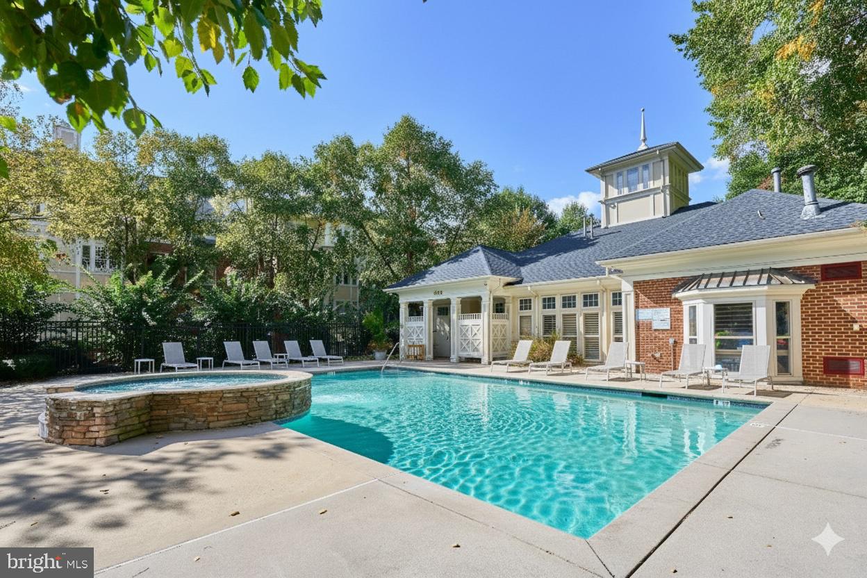 STRATFORD PARK - Residential