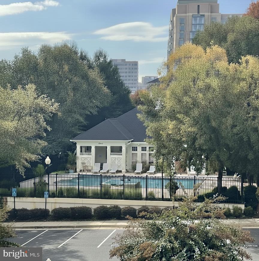 STRATFORD PARK - Residential