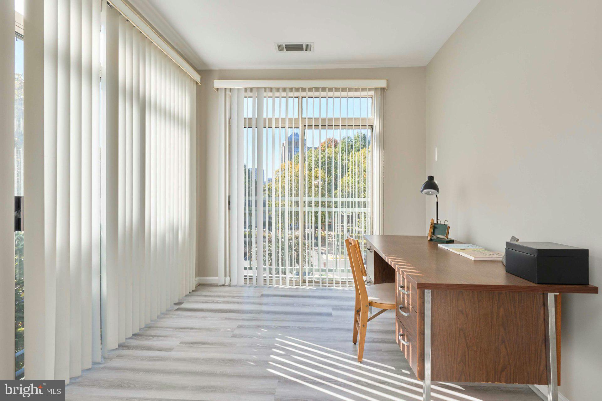 STRATFORD PARK - Residential