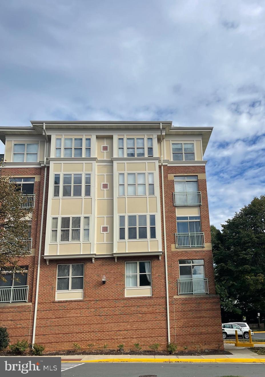 1851 STRATFORD PARK PLACE 212