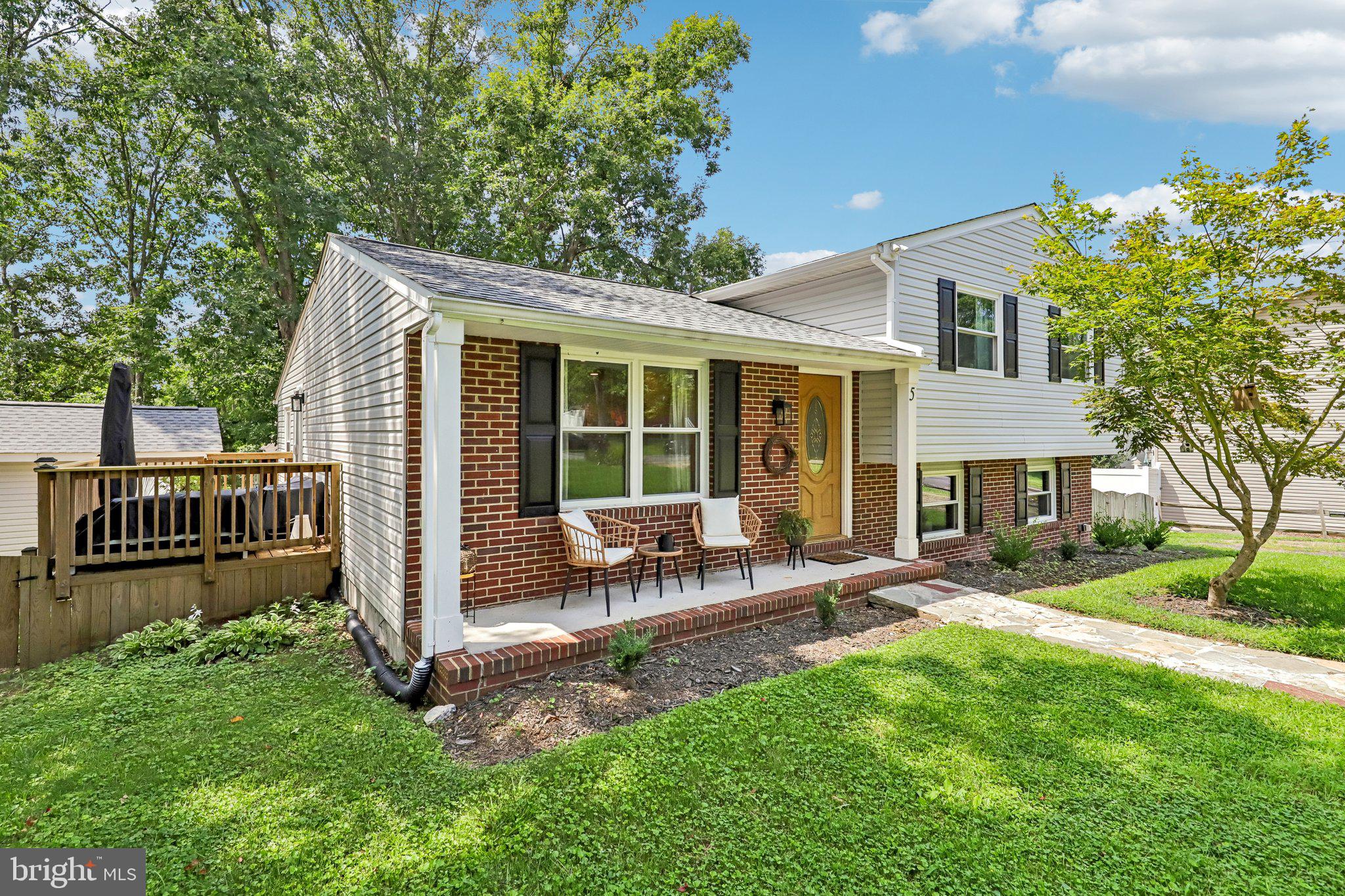 5 CREEKWOOD LANE