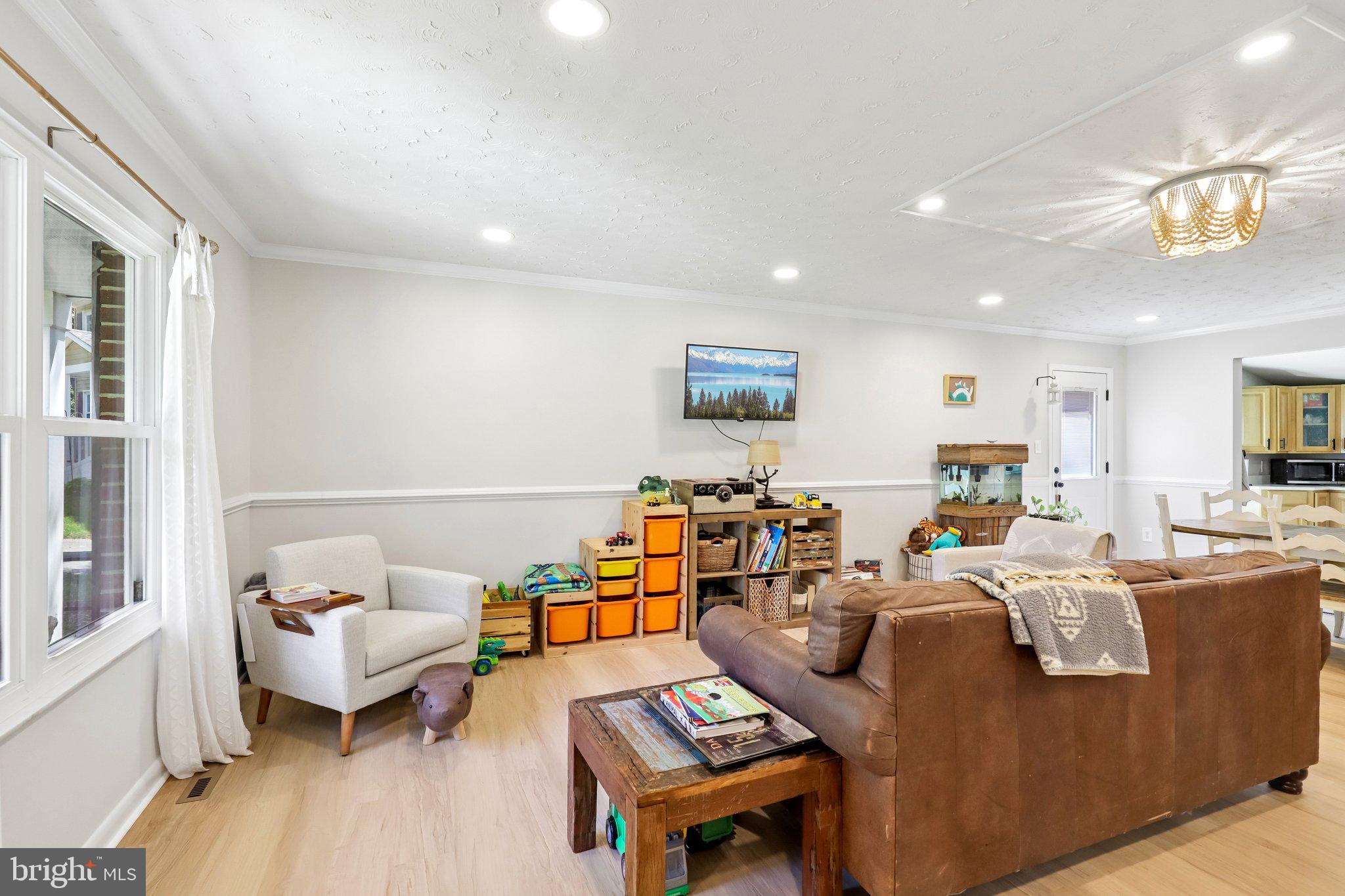 5 CREEKWOOD LANE