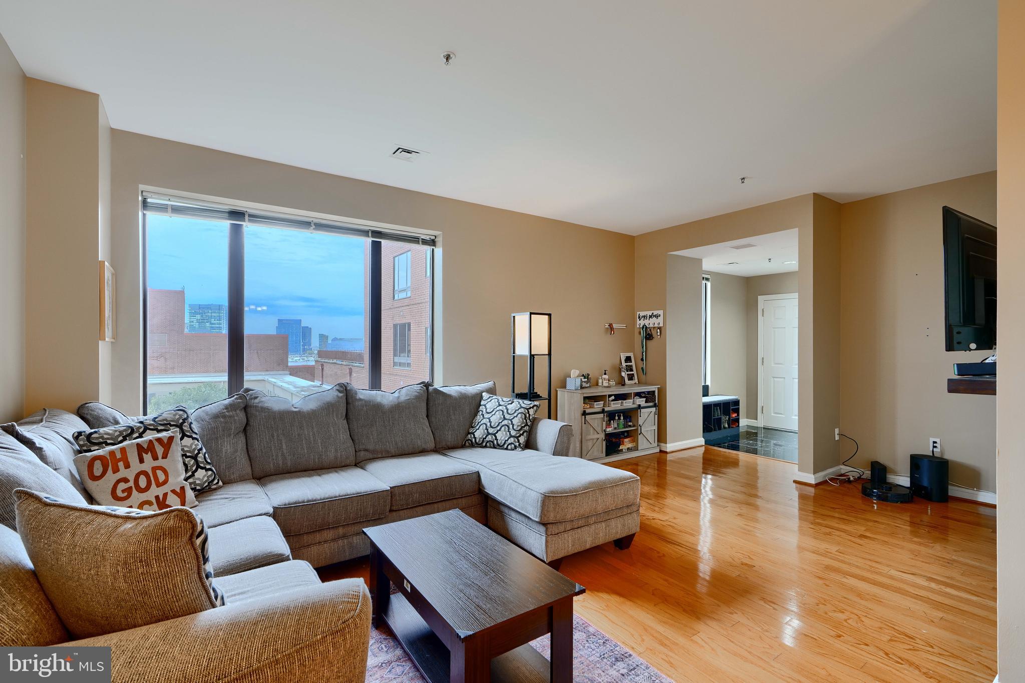 Dream Big!
Enjoy this amazing two bedroom condo in The Towers at Harbor Court. This condo offers an upgraded kitchen and has wonderful views of the Harbor Court / Royal Sonesta courtyard. The oversized master bedroom overlooks both Camden Yards and Ravens Stadium. Harbor Court offers the amenities and services that includes 24/7 front desk staff, uniformed doorman, porters and valets, secure parking, an events room, as well as access to the Royal Sonesta's hotel services. Indulge in the spa, fitness center, pool, and hot tub. Located adjacent to Baltimore's famous Inner Harbor, this condo is just minutes away from I-95 and I-83, and walkable to hundreds of restaurants.