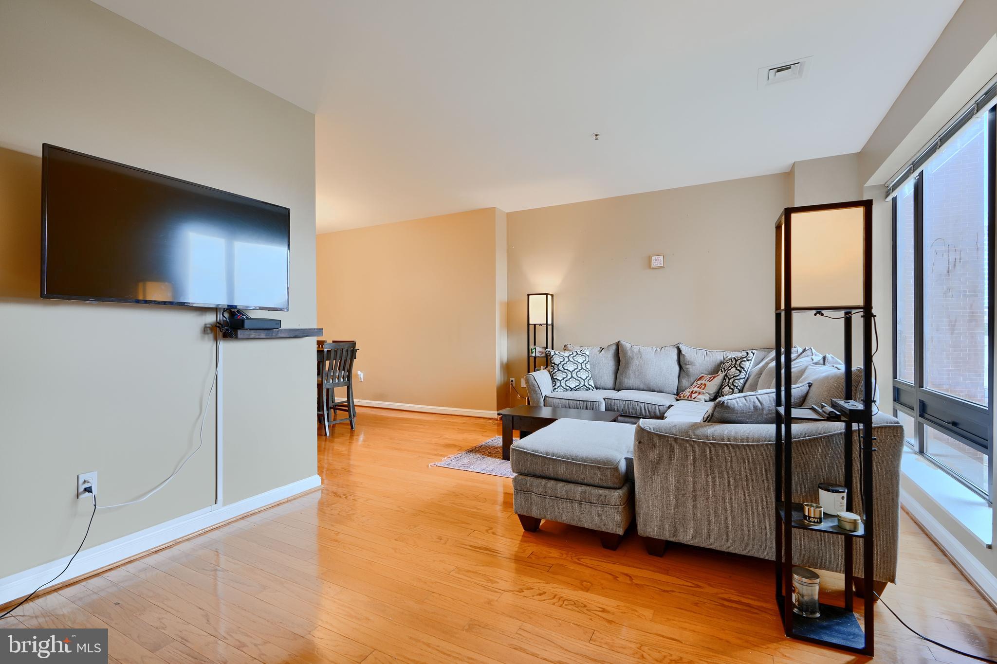 10 E LEE STREET 706