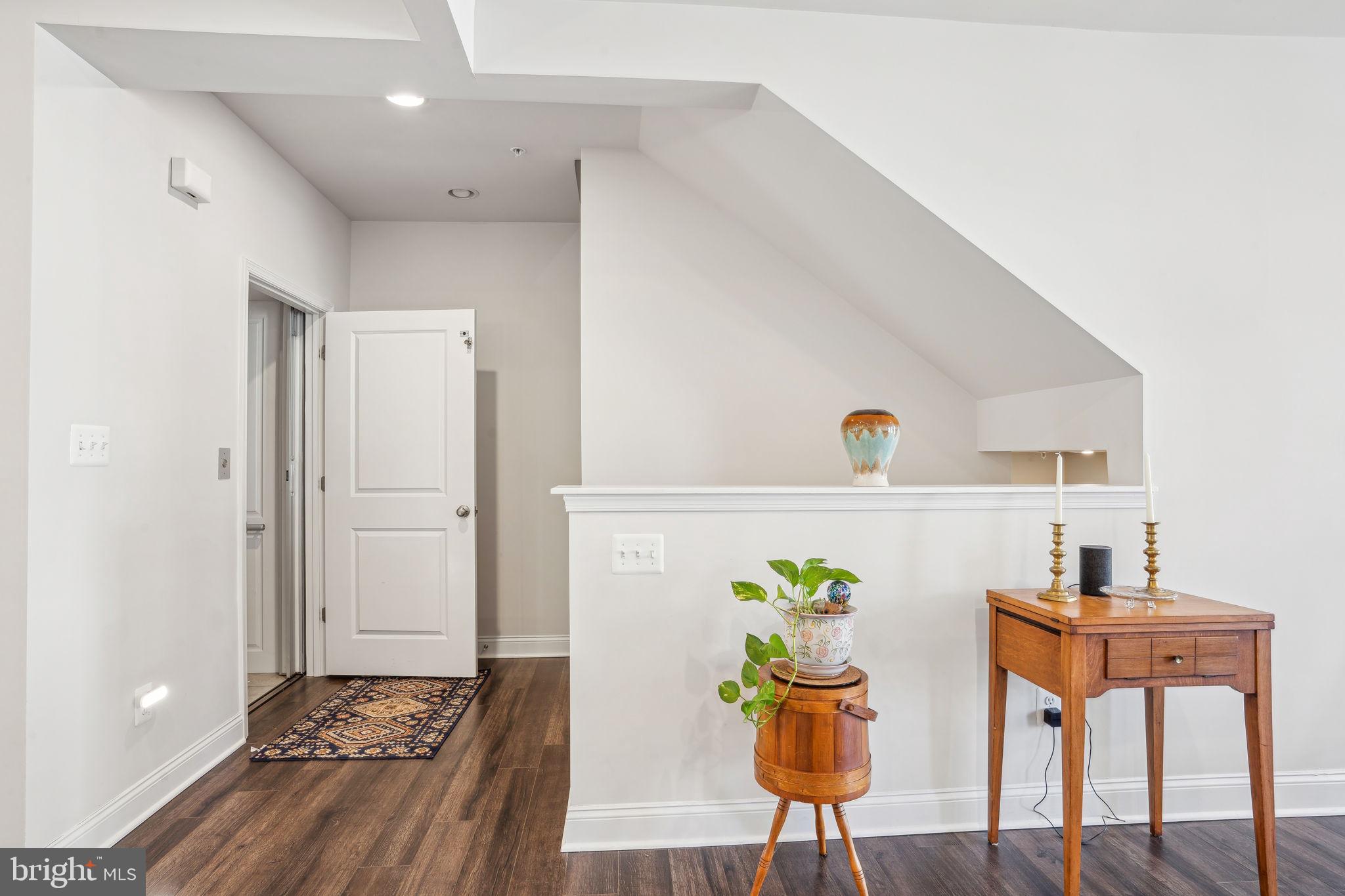 OXFORD SQUARE - Residential