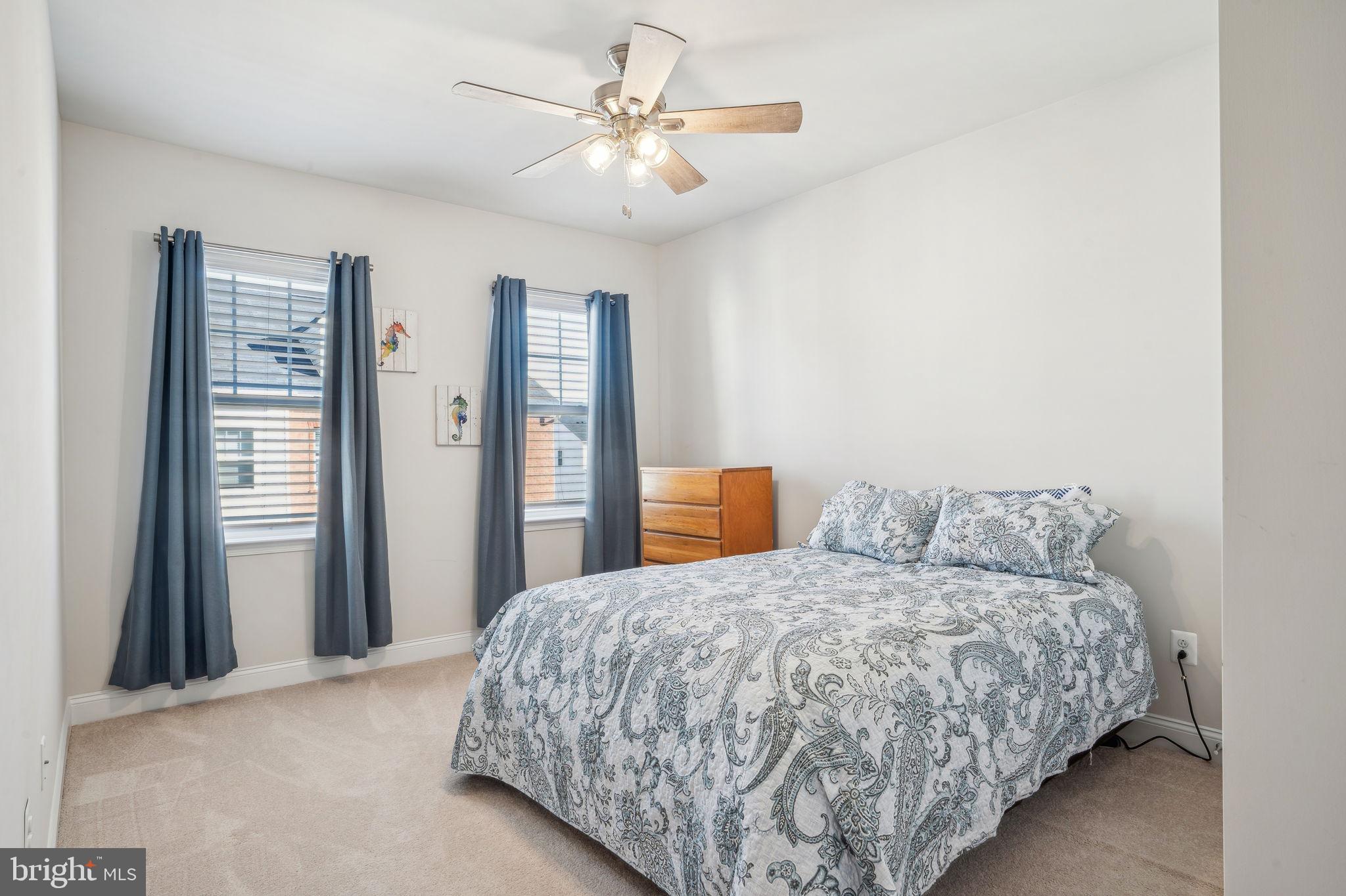 OXFORD SQUARE - Residential