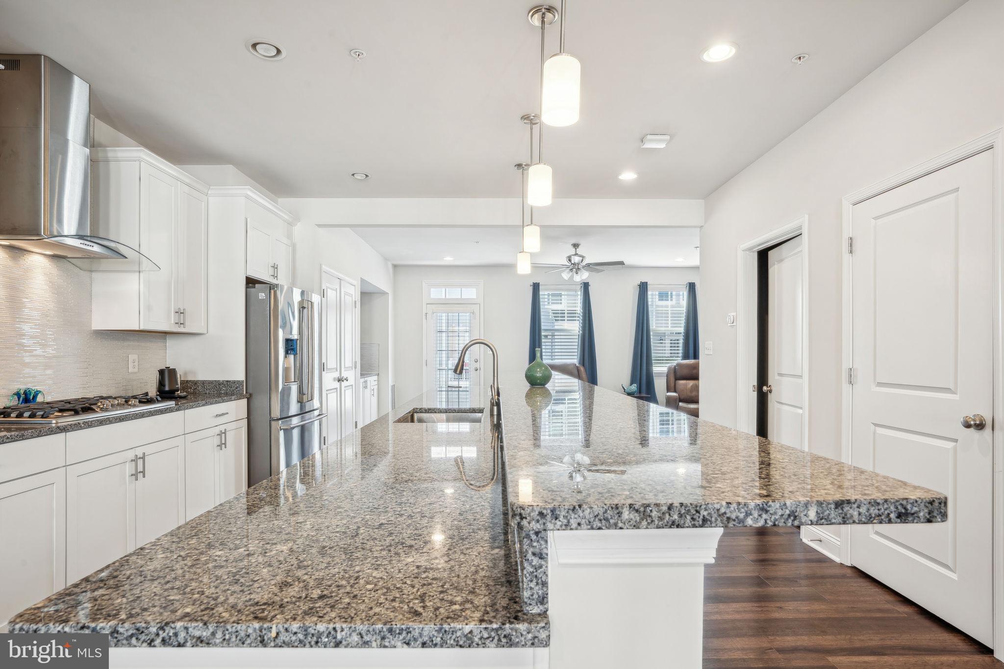 OXFORD SQUARE - Residential