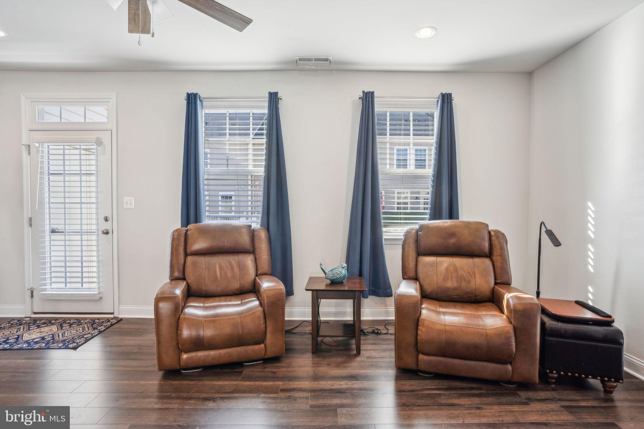 OXFORD SQUARE - Residential