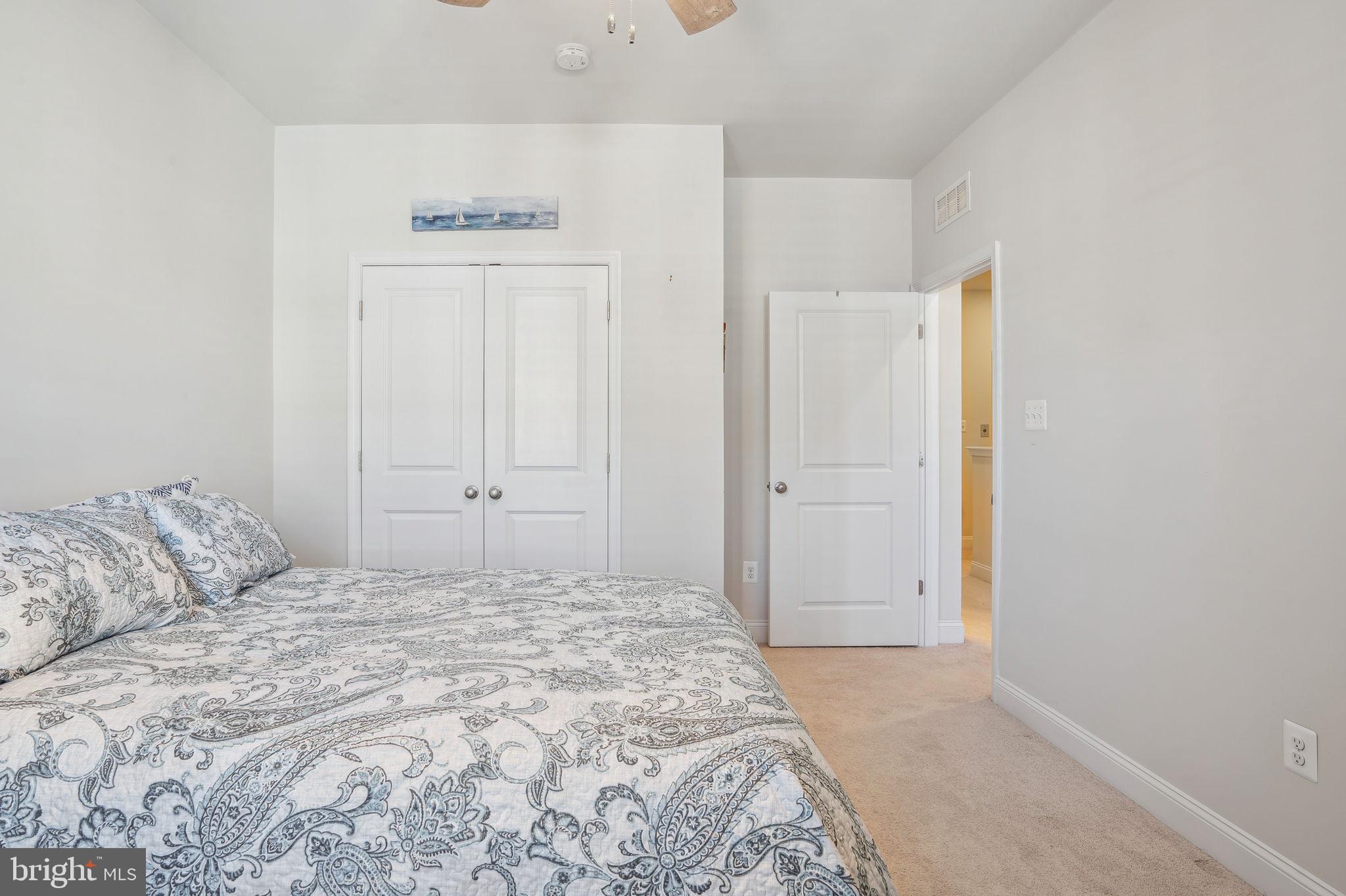 OXFORD SQUARE - Residential