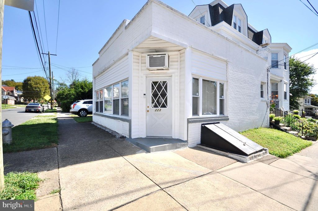 Photo of 223 Ryers Avenue #1ST FLOOR, CHELTENHAM, PA 19012 (MLS # PAMC2158360)