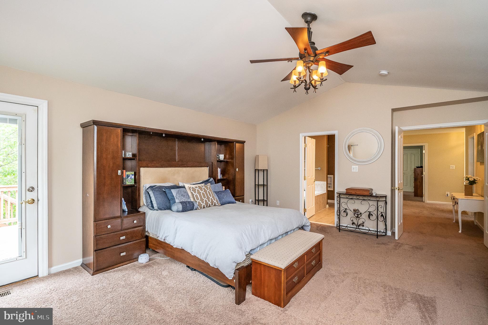 SCOTT GARDENS - Residential