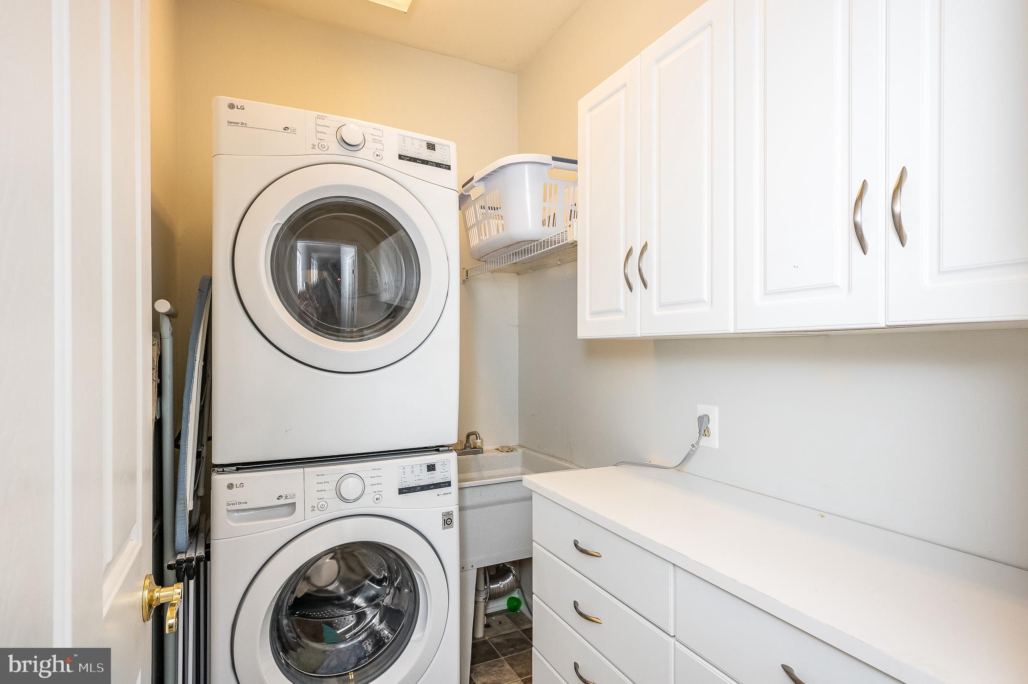 SCOTT GARDENS - Residential