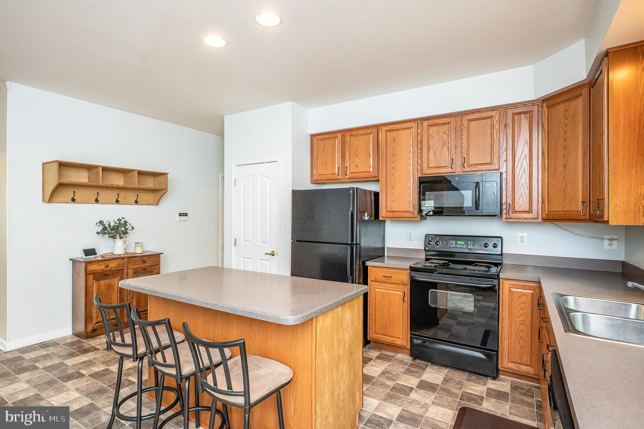 SCOTT GARDENS - Residential