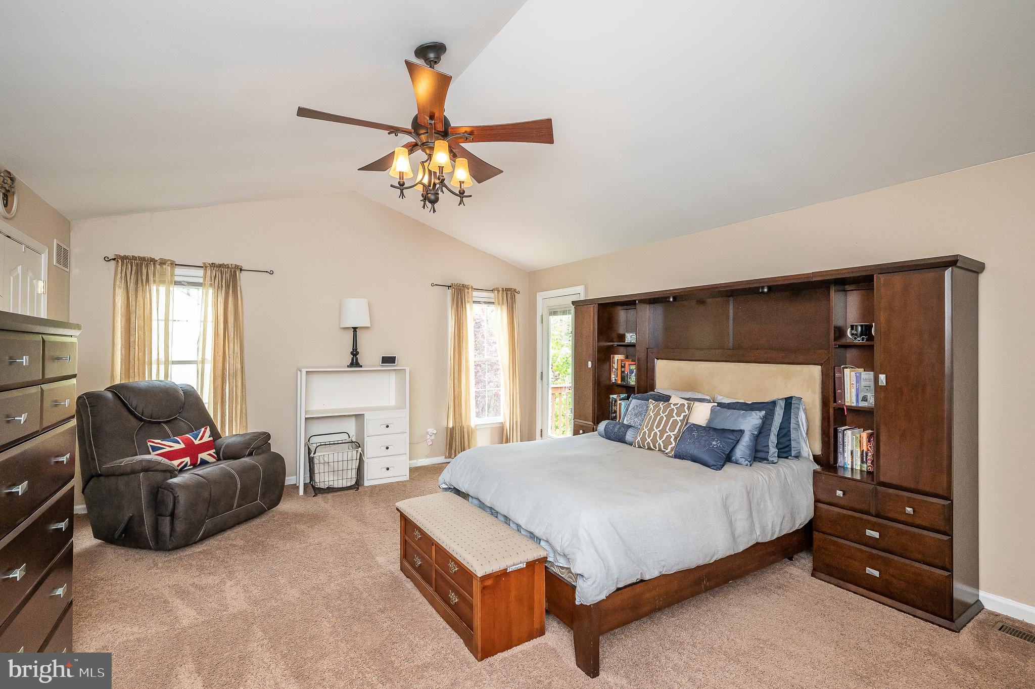 SCOTT GARDENS - Residential