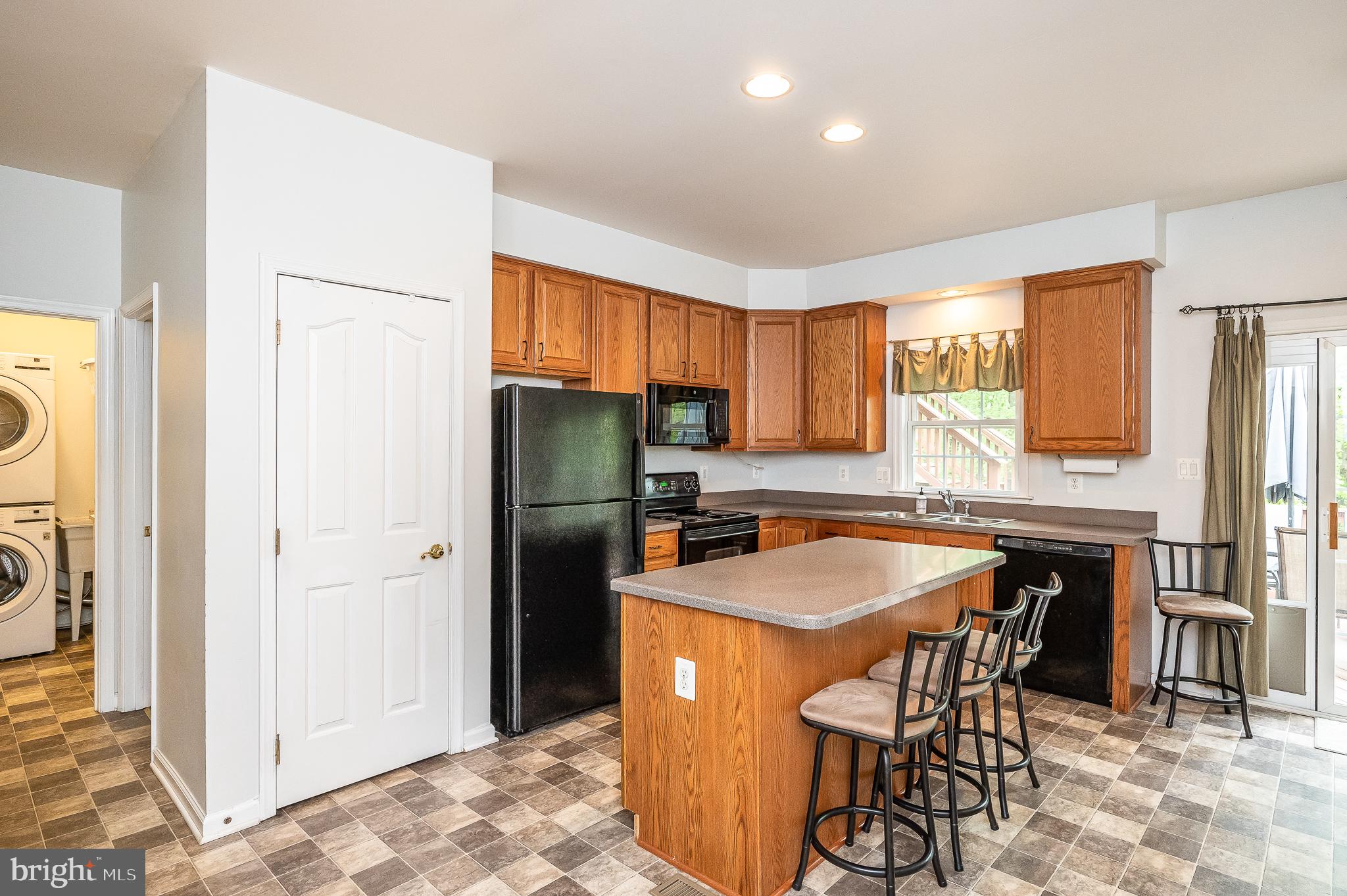 SCOTT GARDENS - Residential