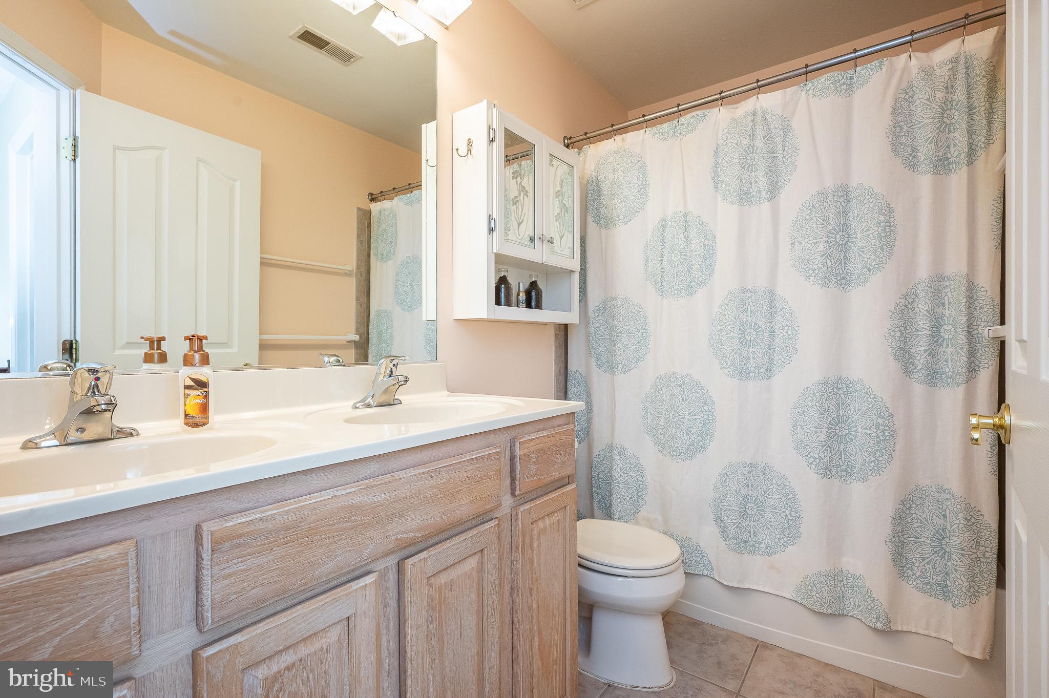 SCOTT GARDENS - Residential