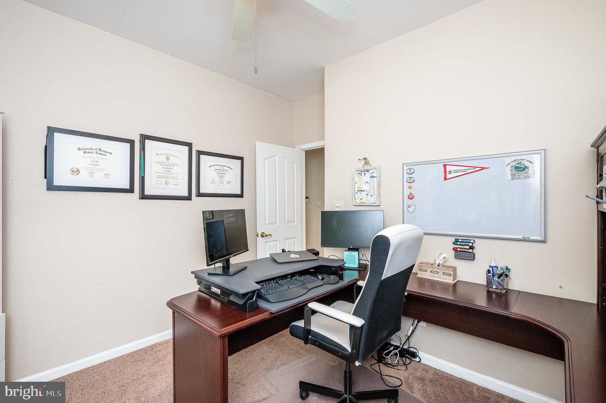 SCOTT GARDENS - Residential