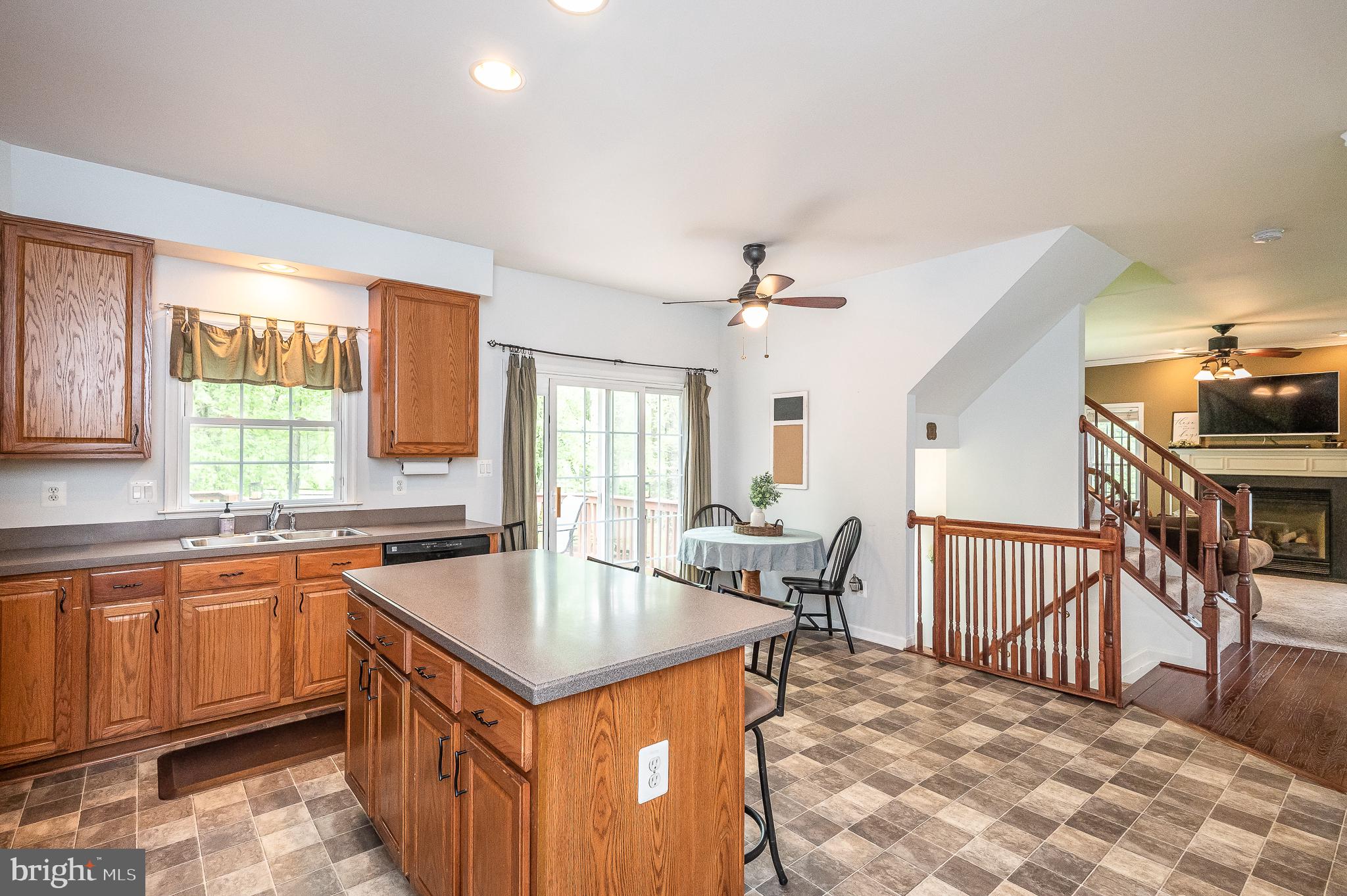 SCOTT GARDENS - Residential