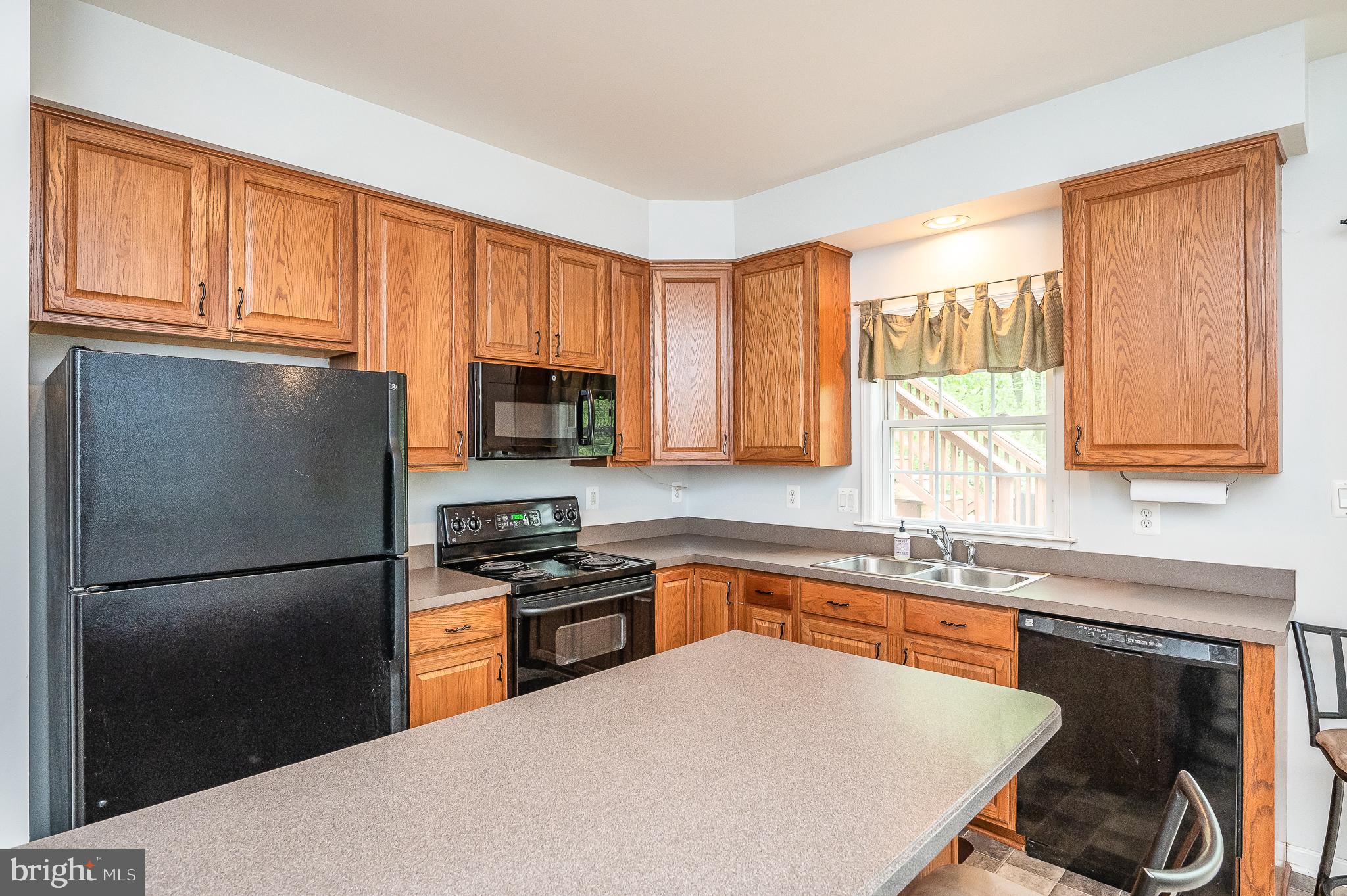 SCOTT GARDENS - Residential