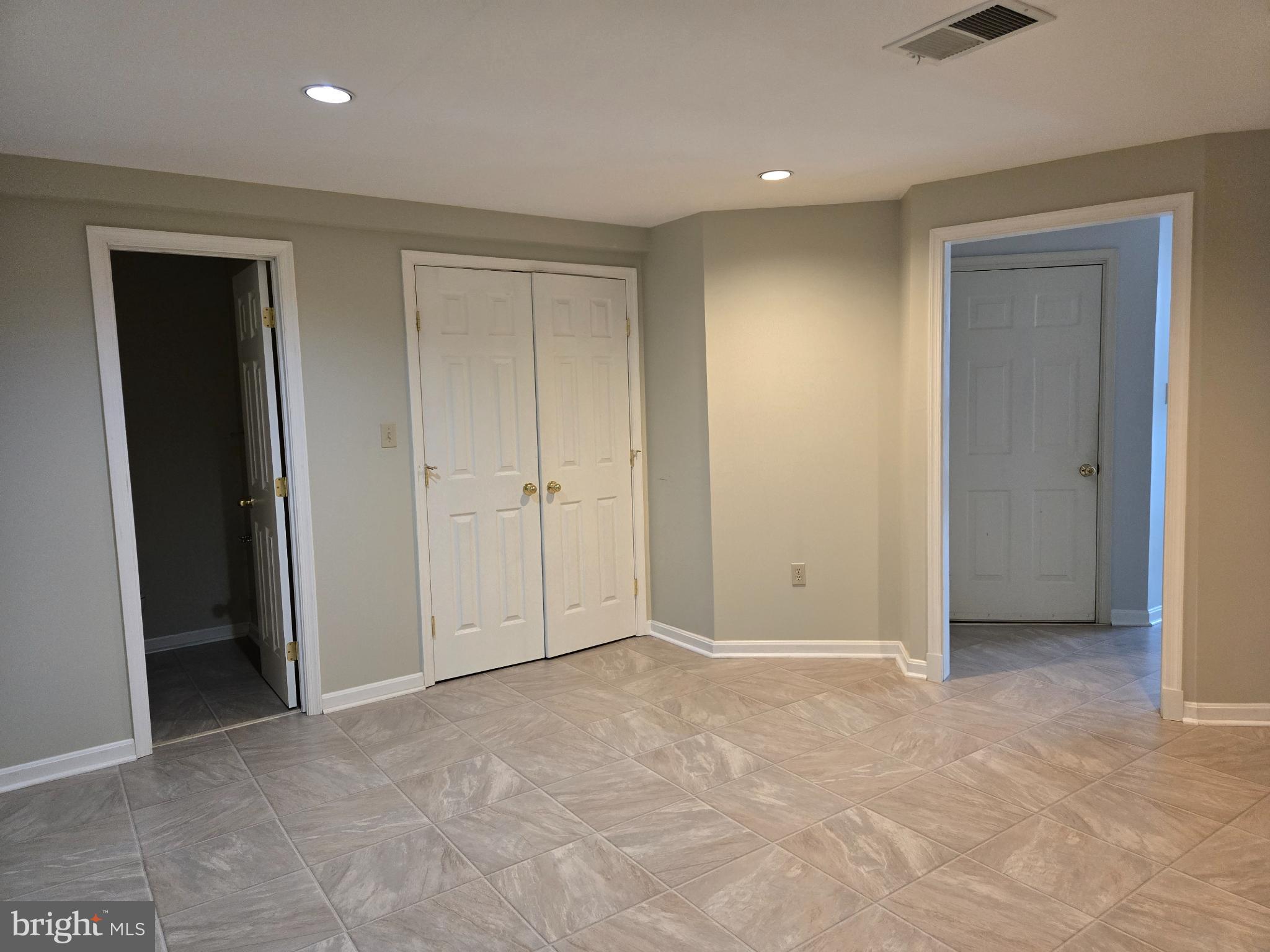 CLARKS CROSSING - Residential