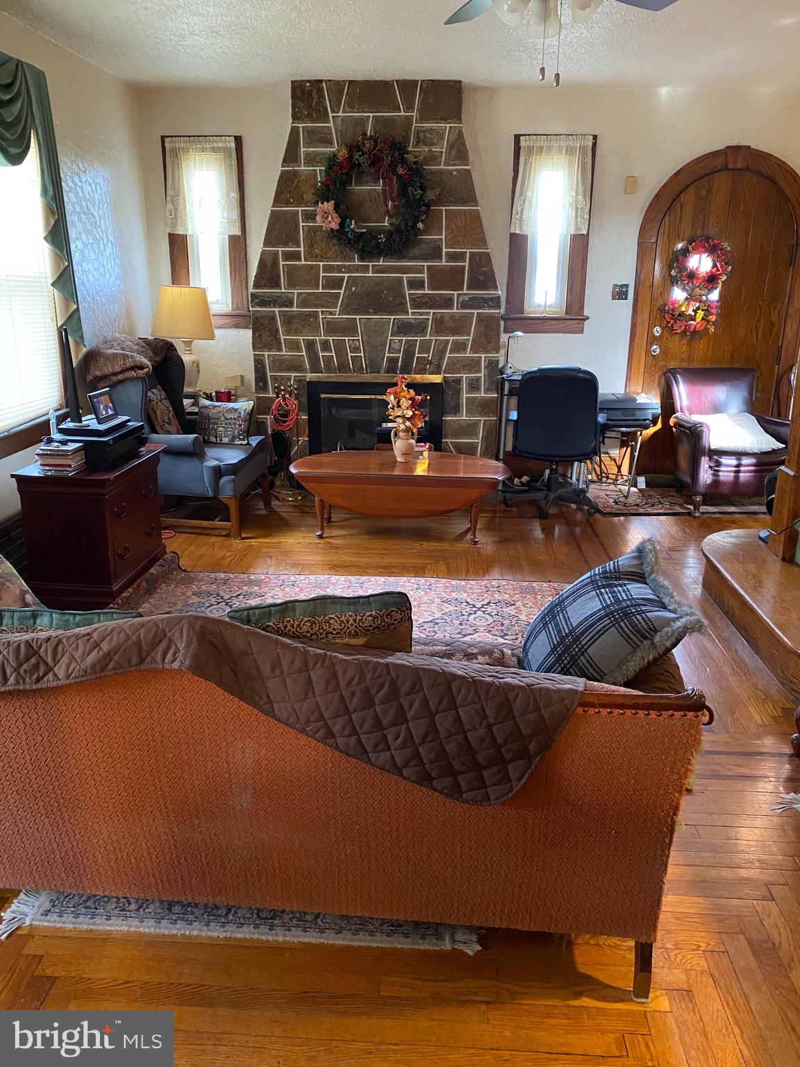 1457 W LANDIS AVENUE